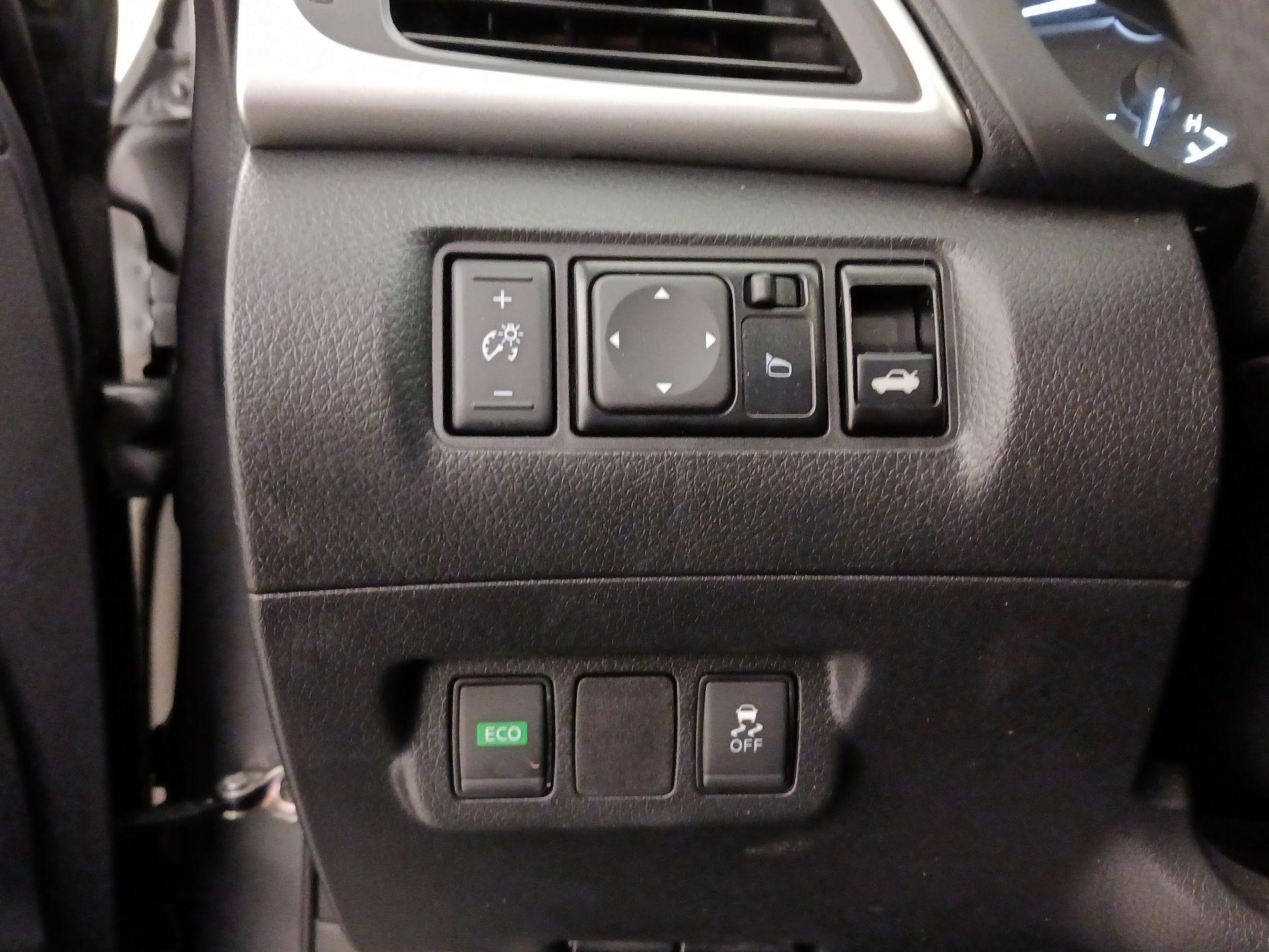 Thumbnail: 2019 Nissan Sentra - 13