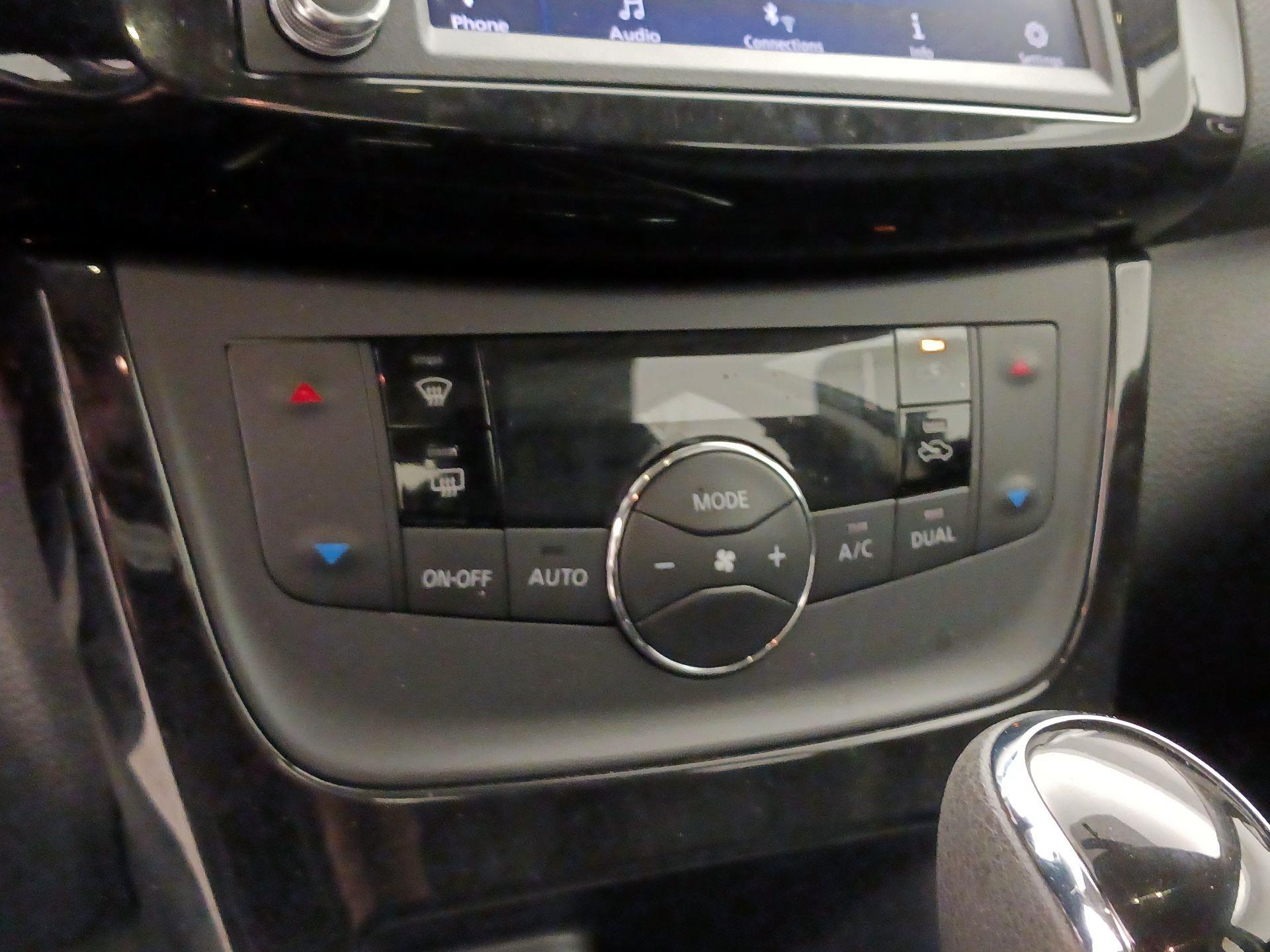 Thumbnail: 2019 Nissan Sentra - 16