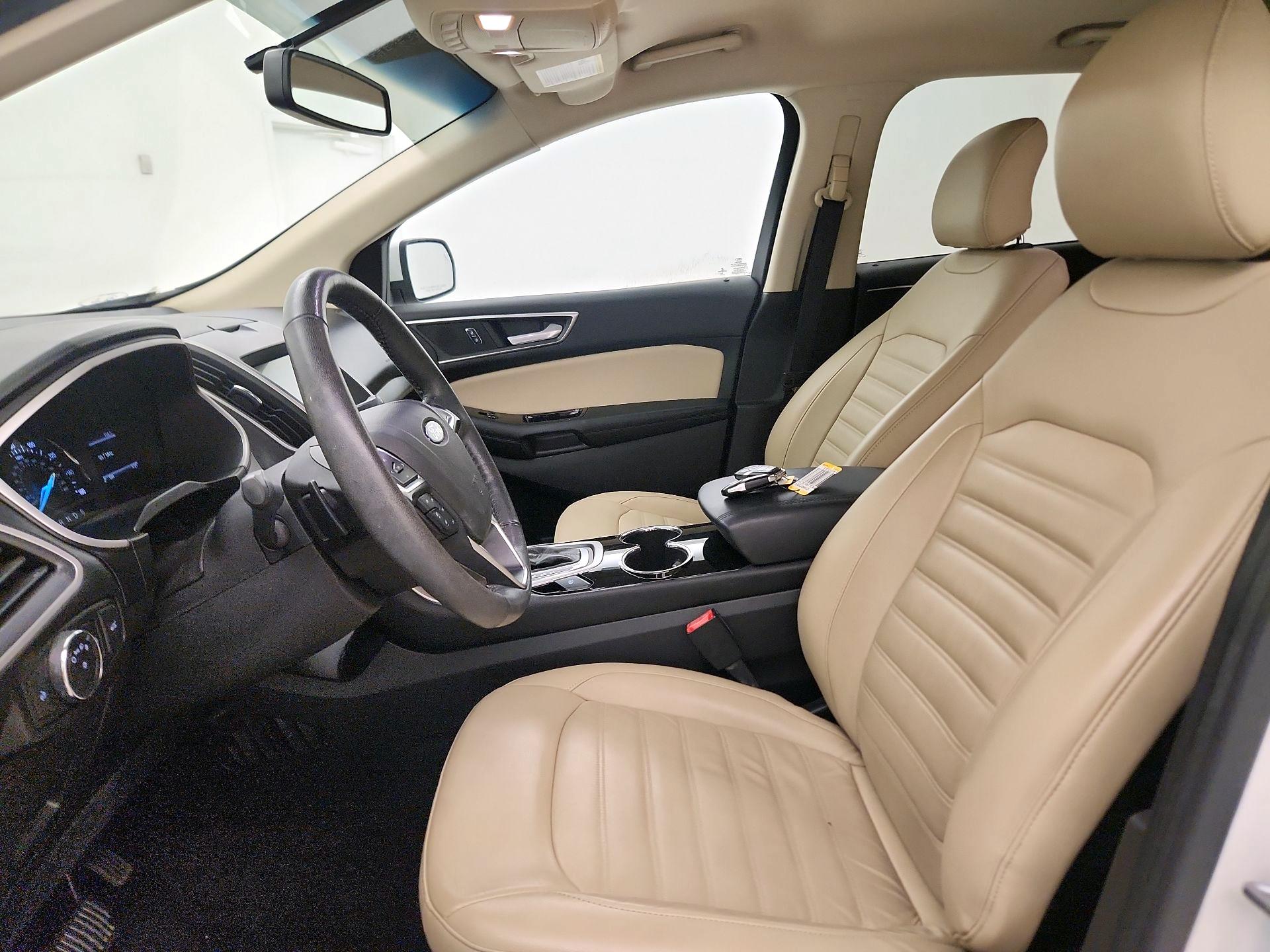 Thumbnail: 2016 Ford Edge - 11