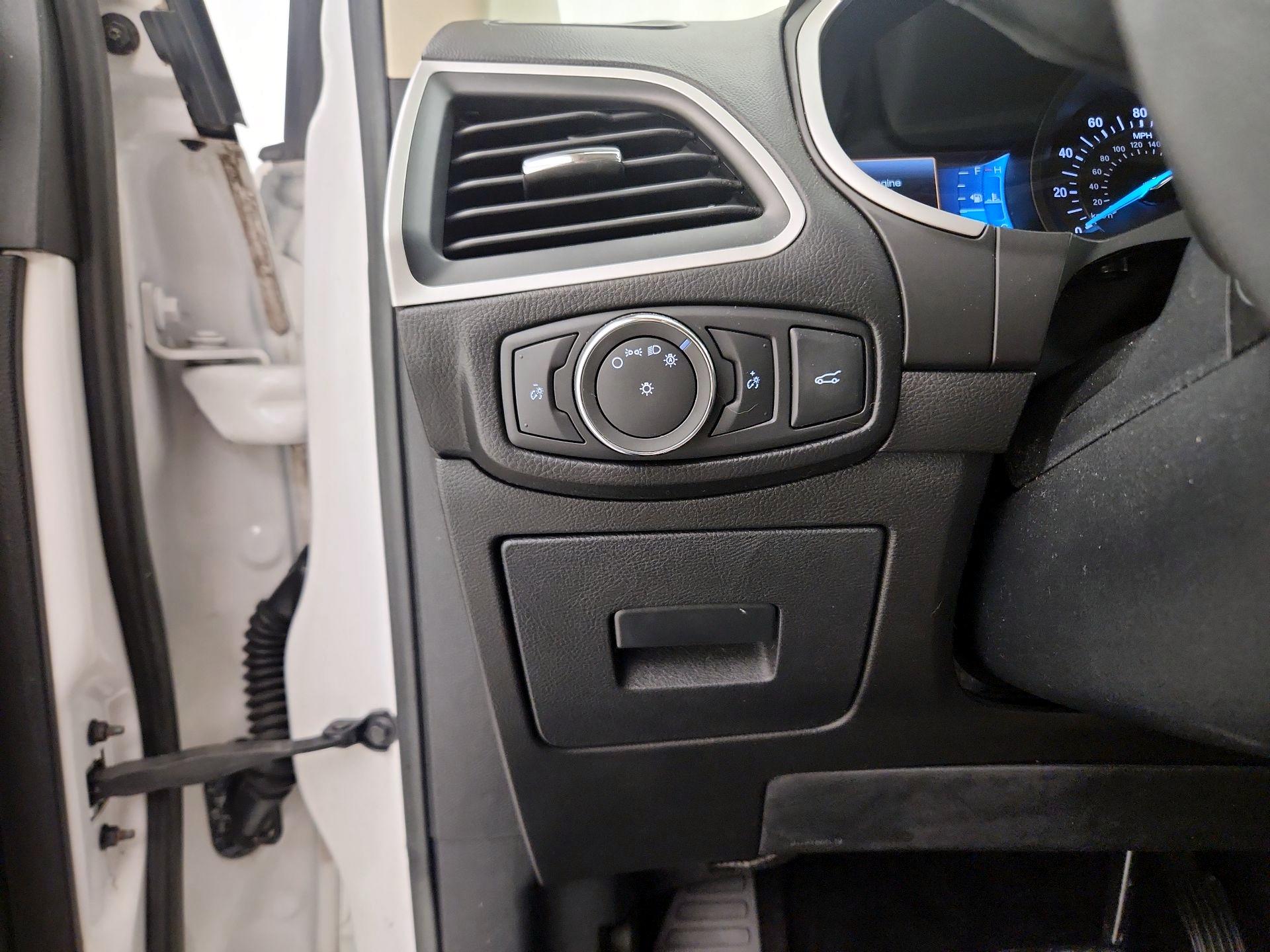 Thumbnail: 2016 Ford Edge - 13
