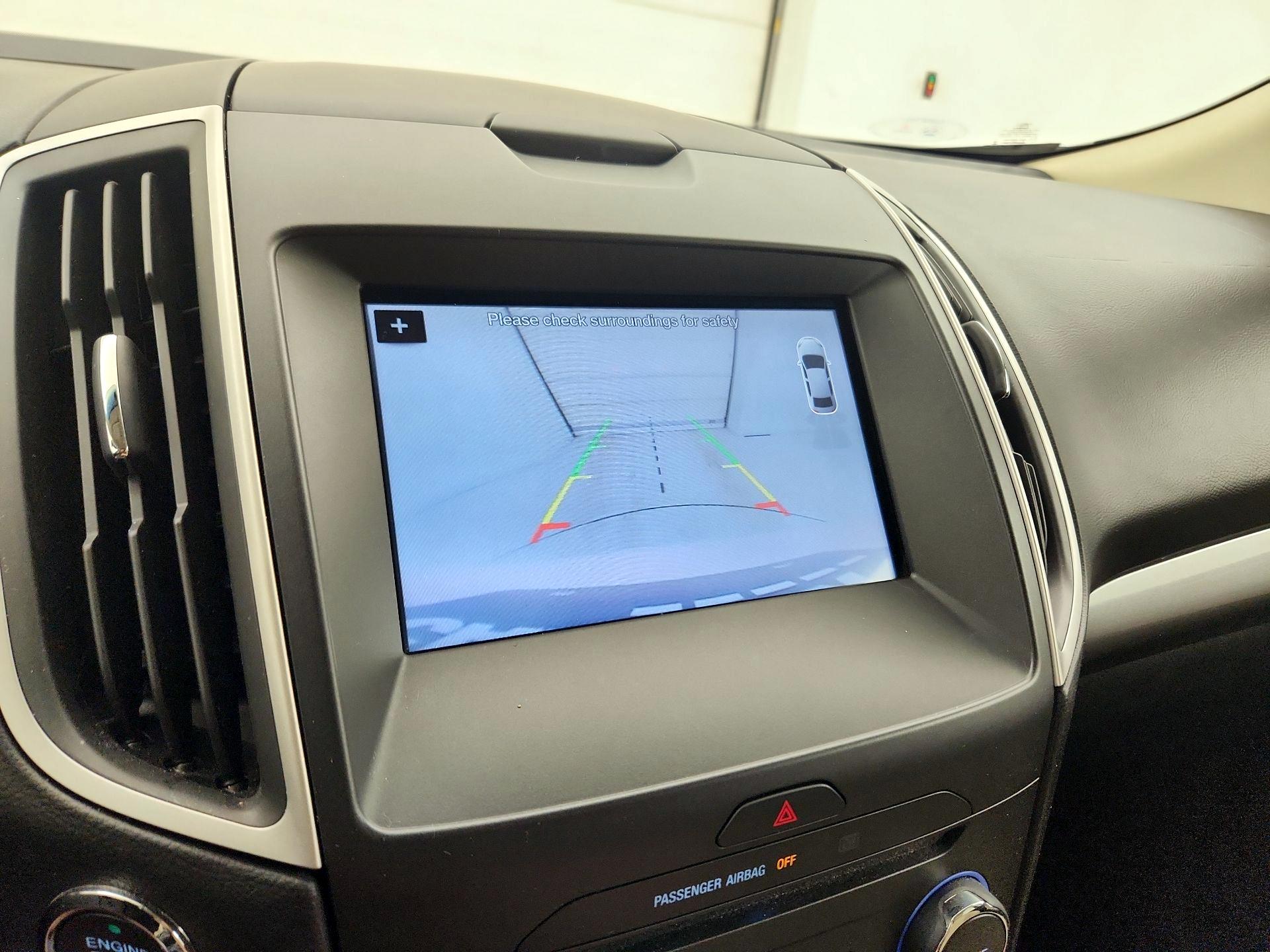 Thumbnail: 2016 Ford Edge - 15