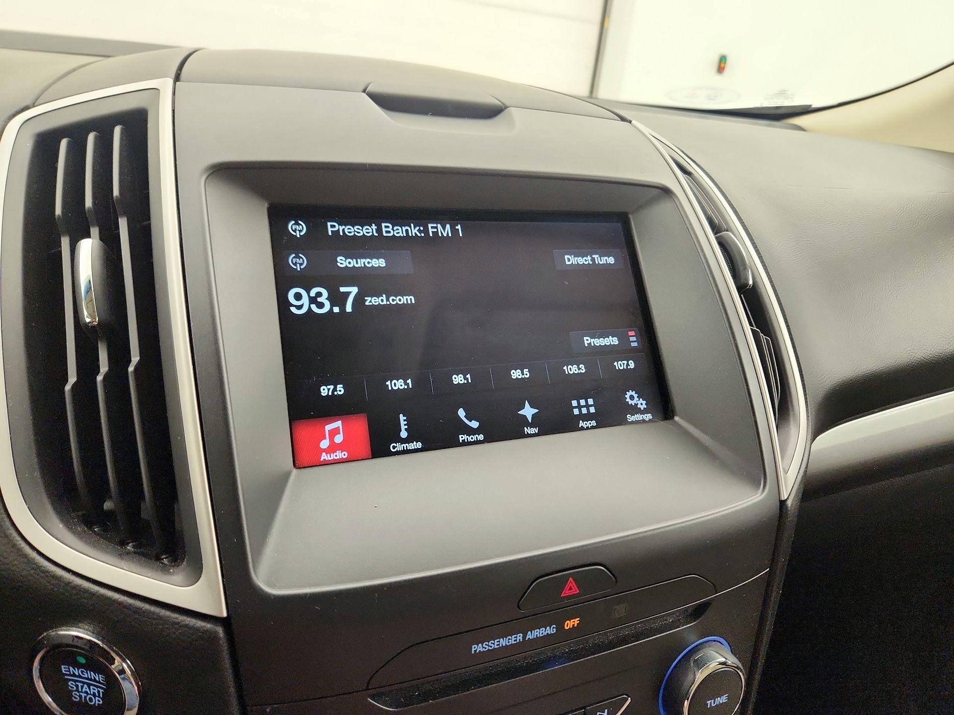 Thumbnail: 2016 Ford Edge - 16