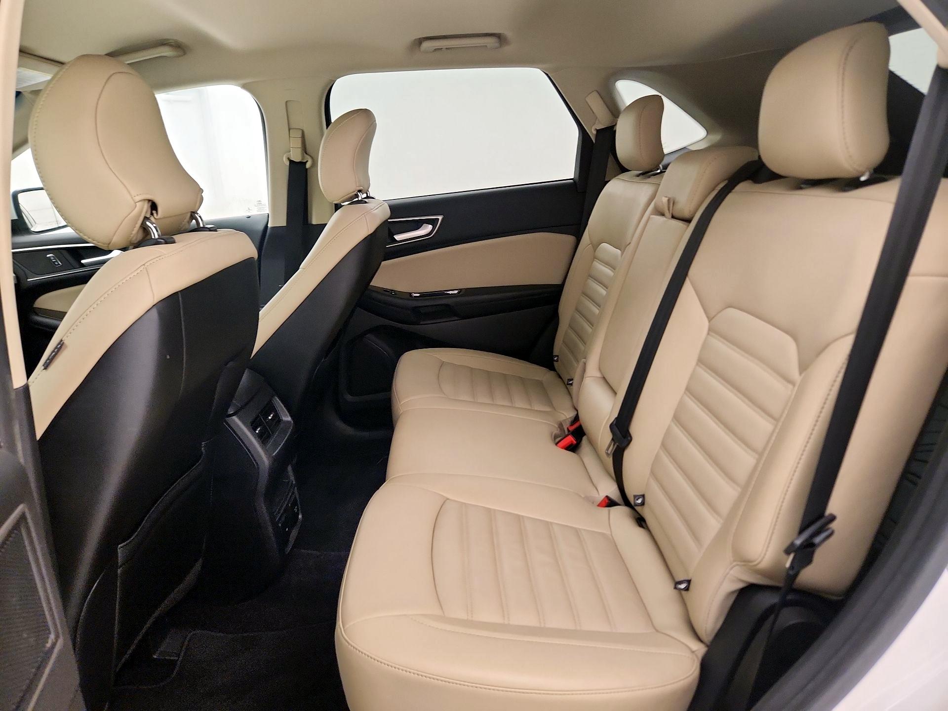 Thumbnail: 2016 Ford Edge - 20