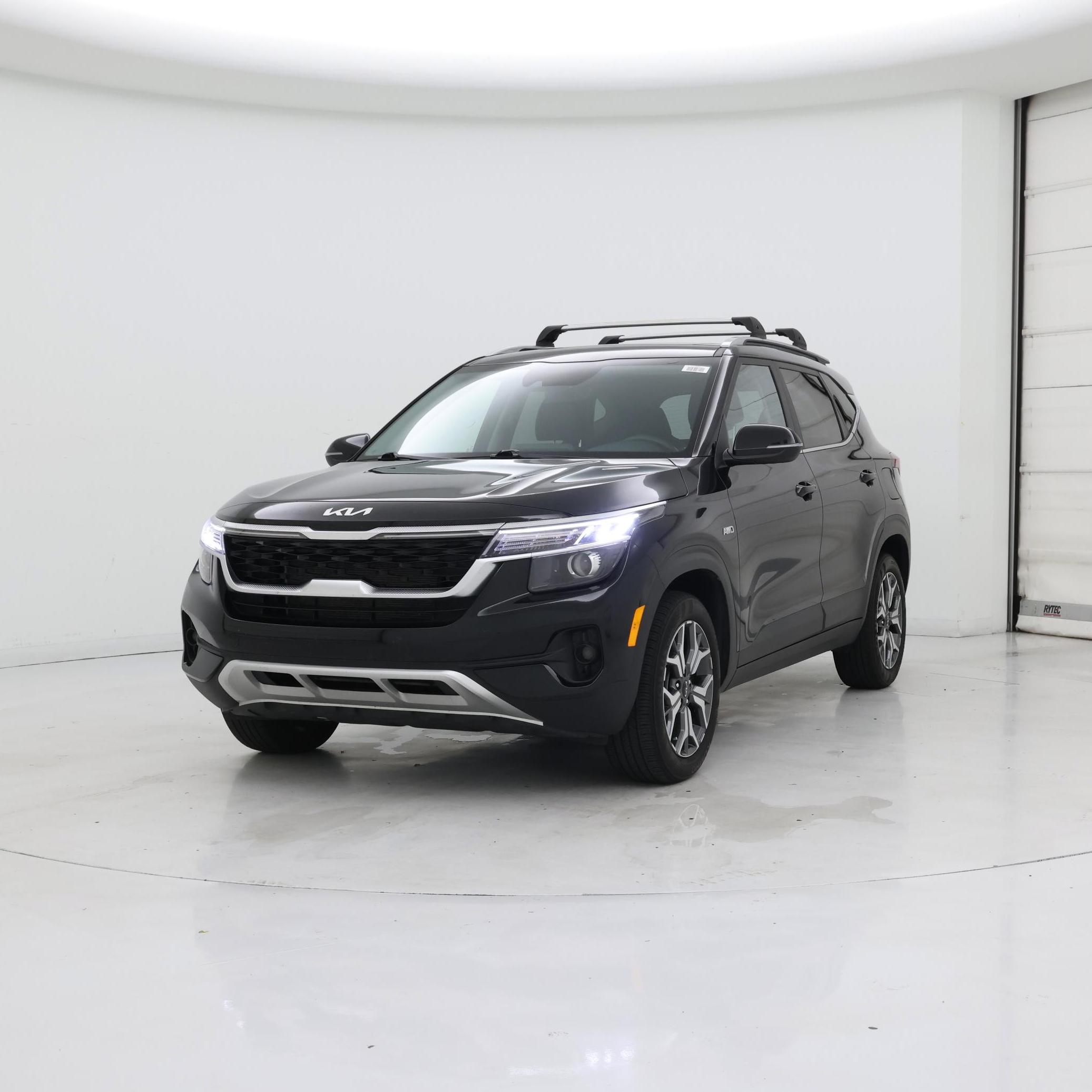Thumbnail: 2023 Kia Seltos - 4