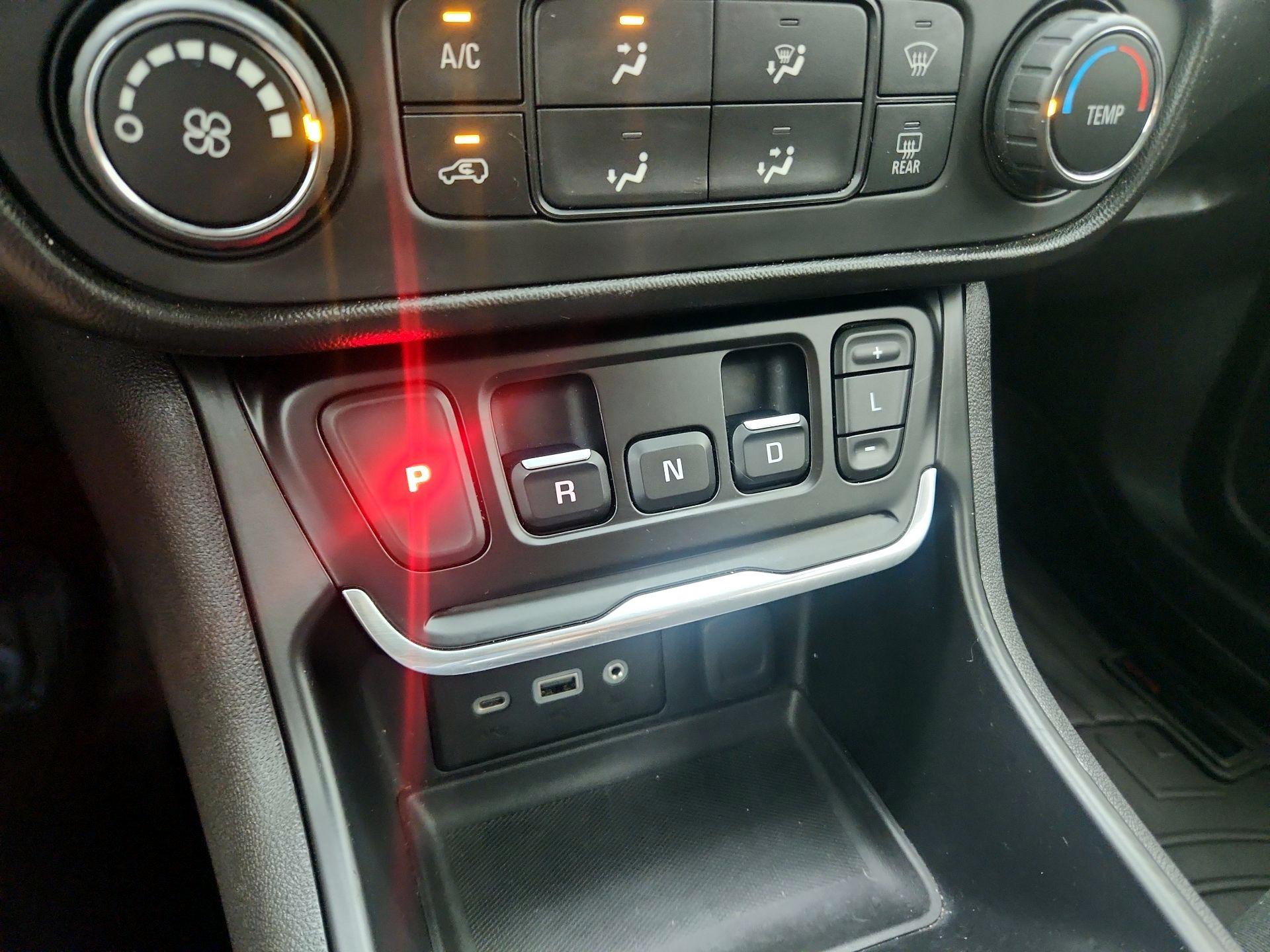 Thumbnail: 2020 GMC Terrain - 17