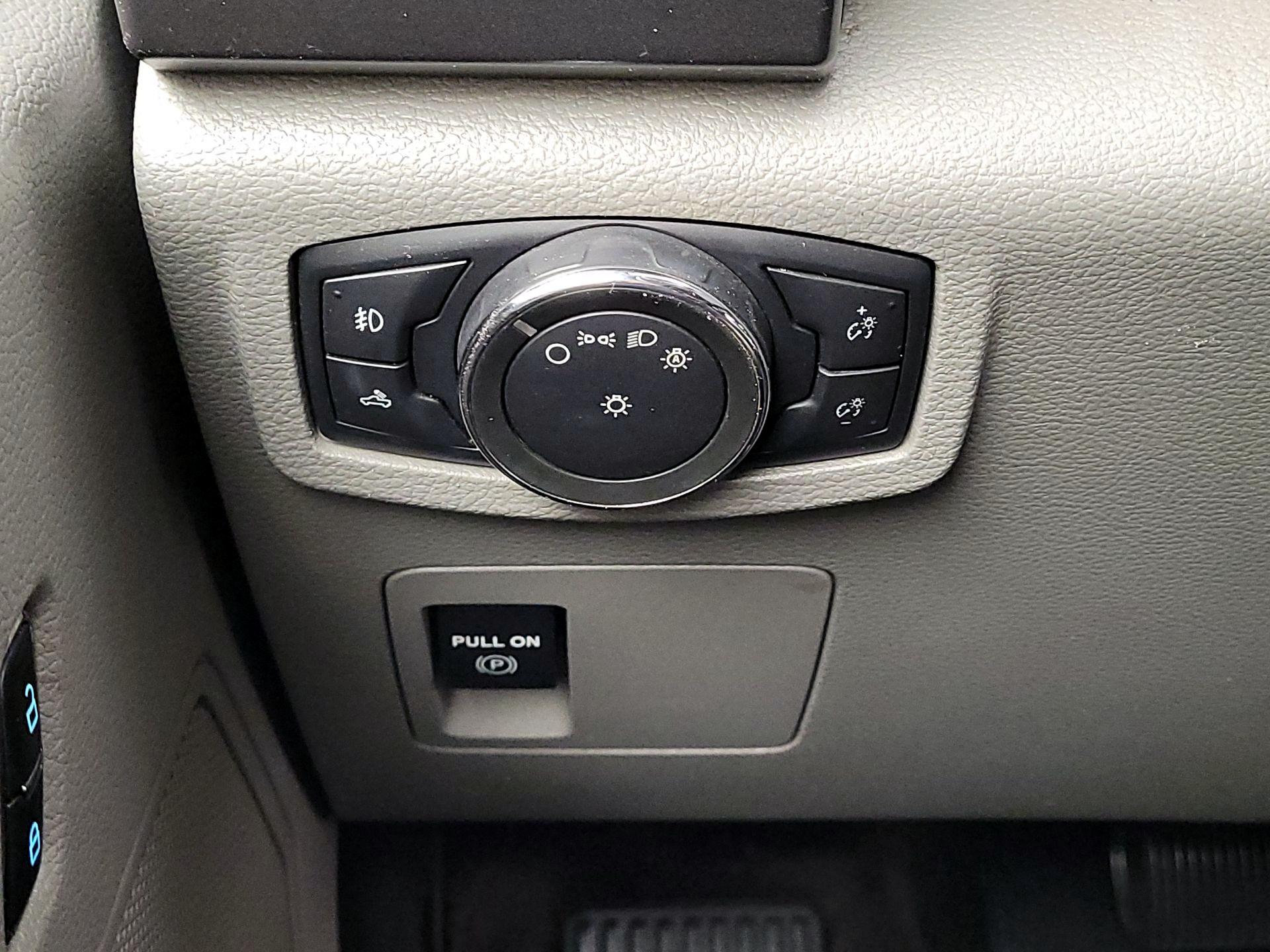 Thumbnail: 2016 Ford F-150 - 13