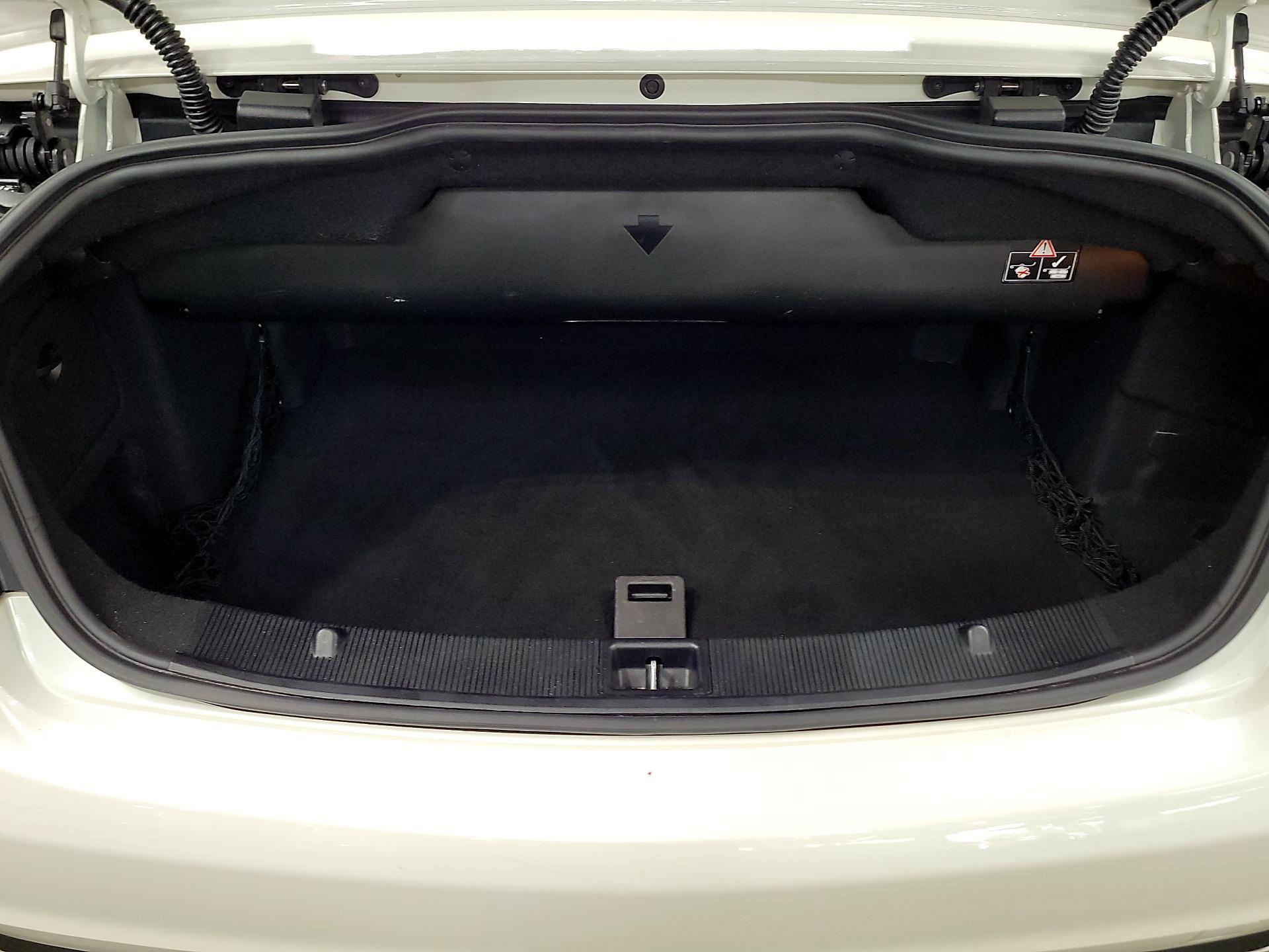 Thumbnail: 2014 Mercedes-Benz E-Class - 17