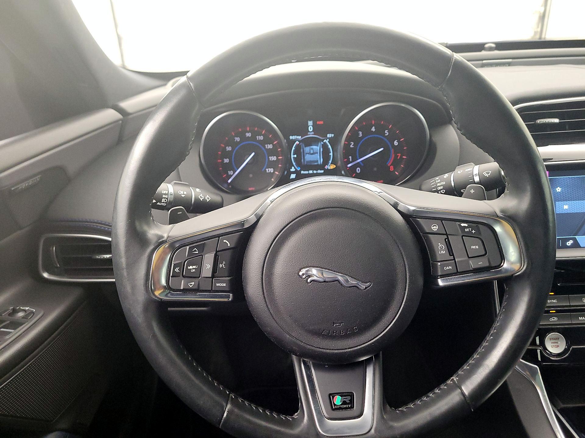 Thumbnail: 2017 Jaguar XE - 10