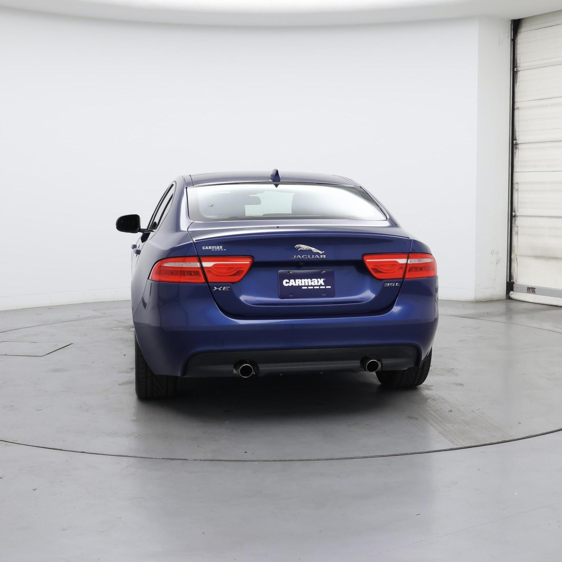 Thumbnail: 2017 Jaguar XE - 6