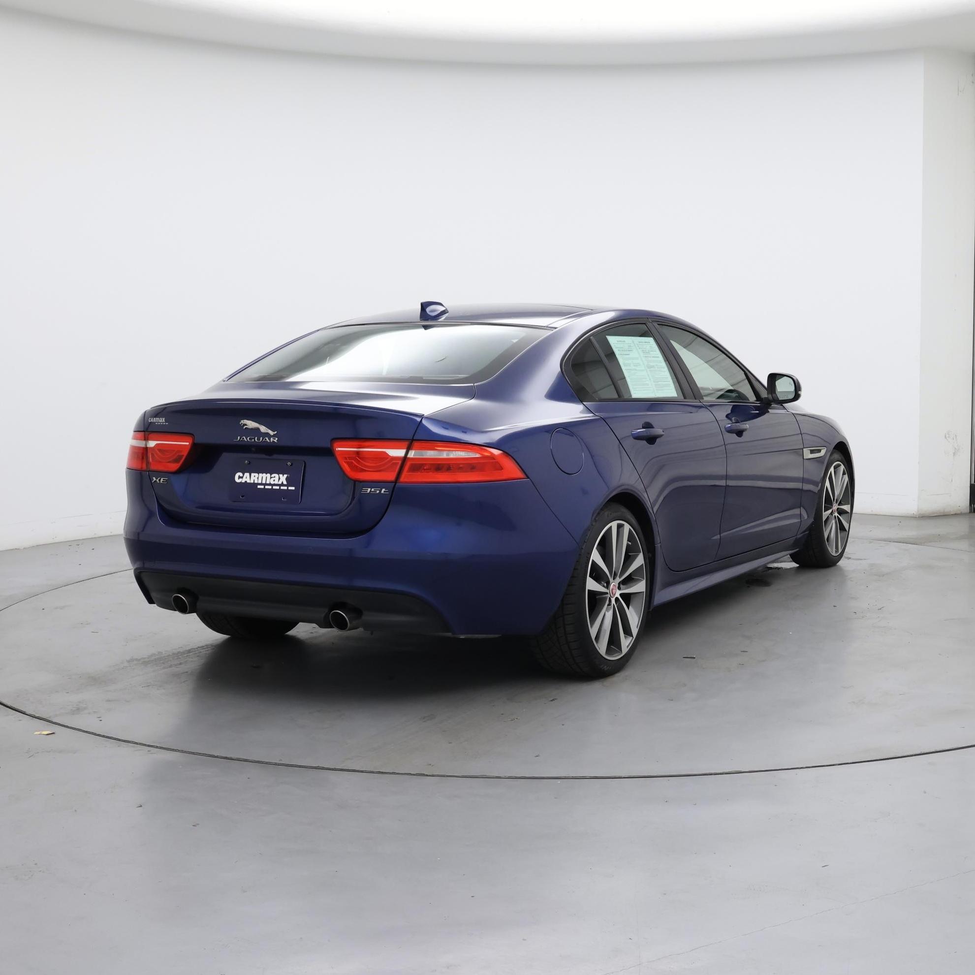 Thumbnail: 2017 Jaguar XE - 8