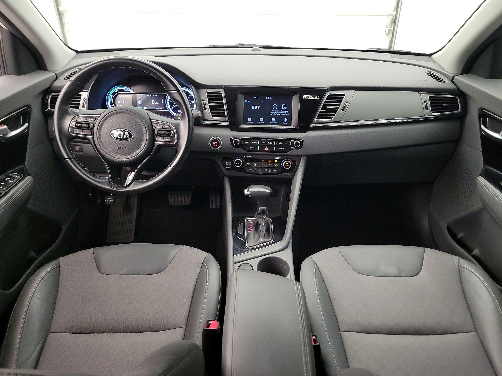 Thumbnail: 2017 Kia Niro - 9
