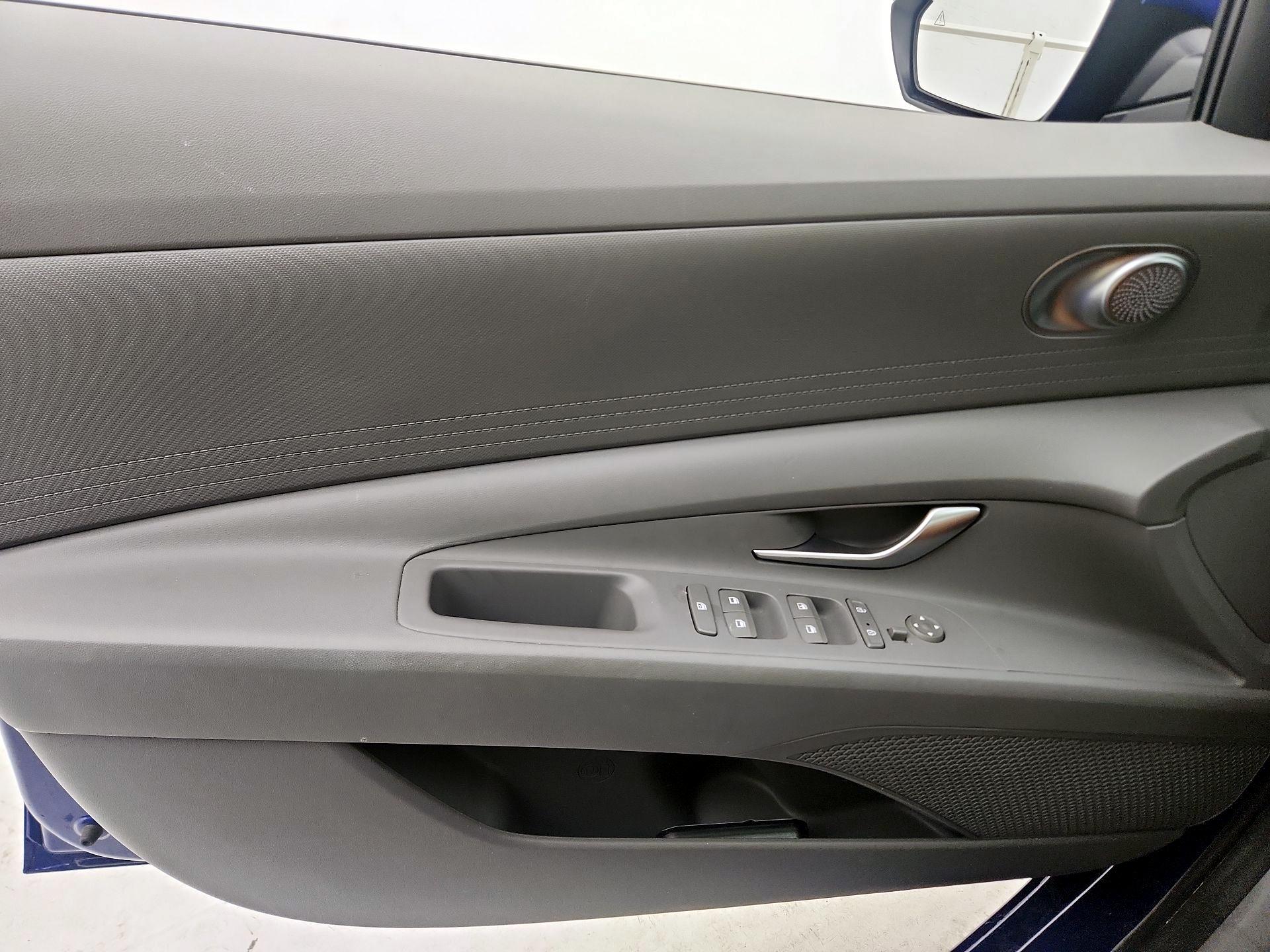 Thumbnail: 2021 Hyundai Elantra - 12