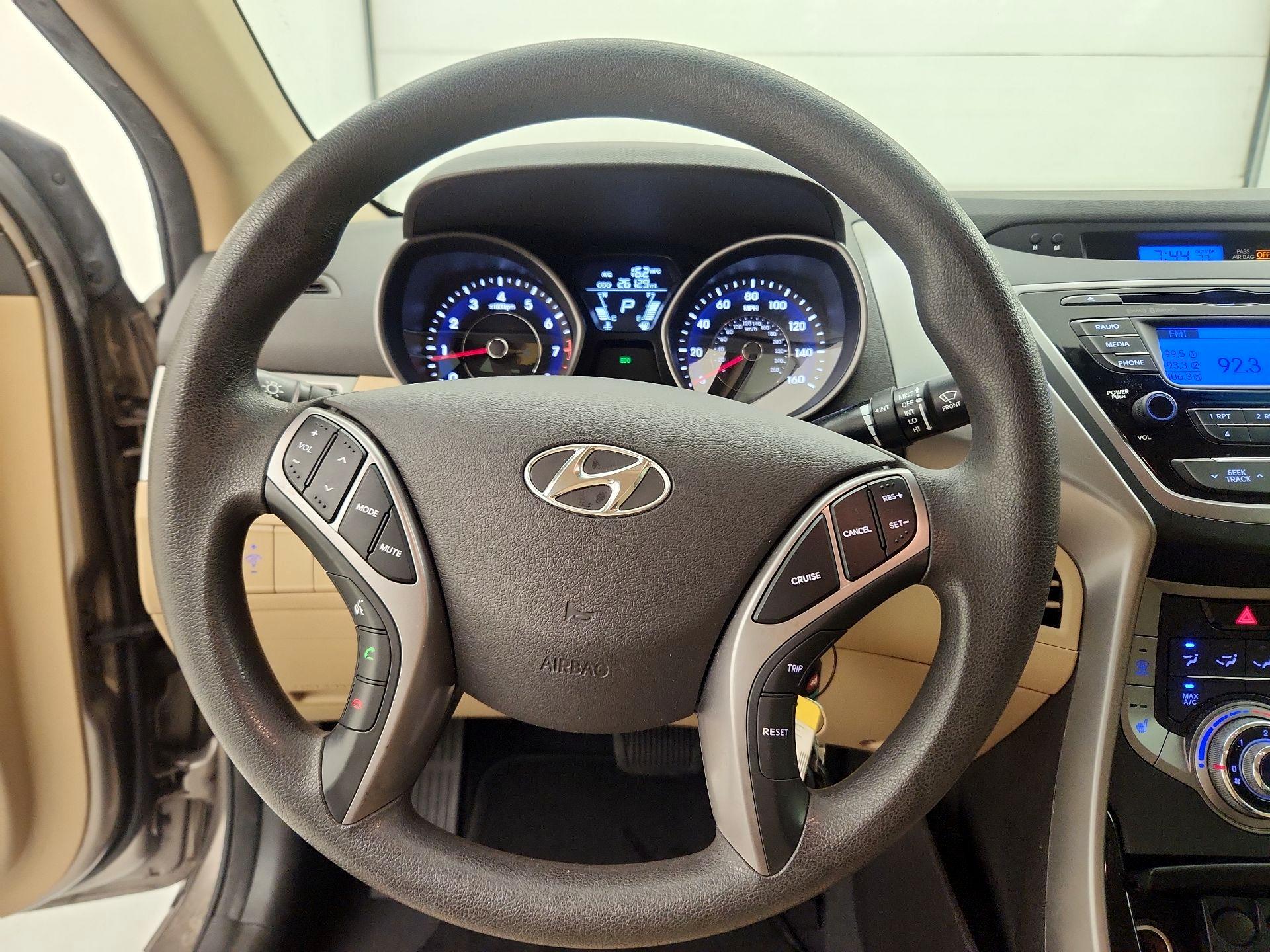Thumbnail: 2013 Hyundai Elantra - 10