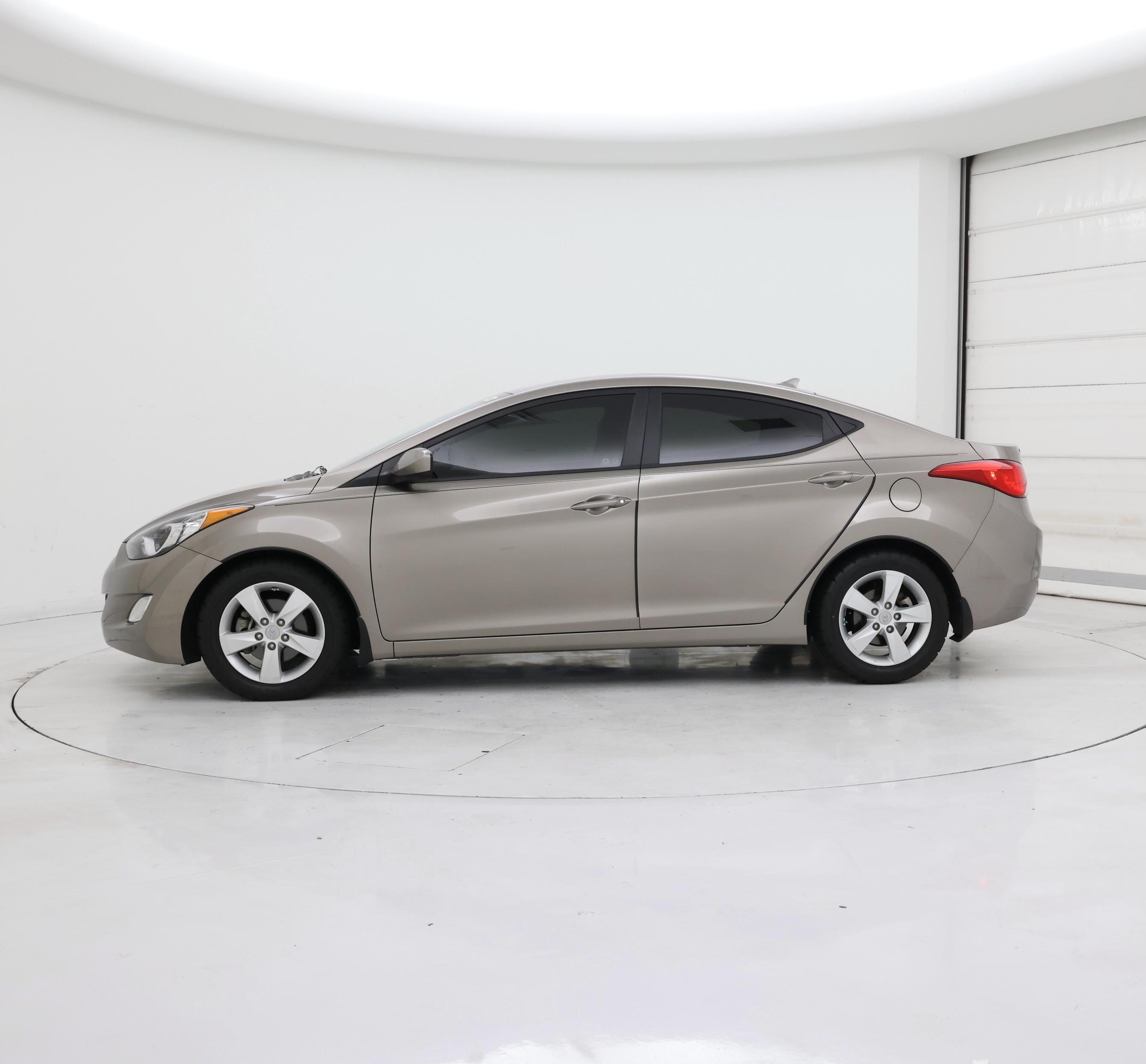Thumbnail: 2013 Hyundai Elantra - 3