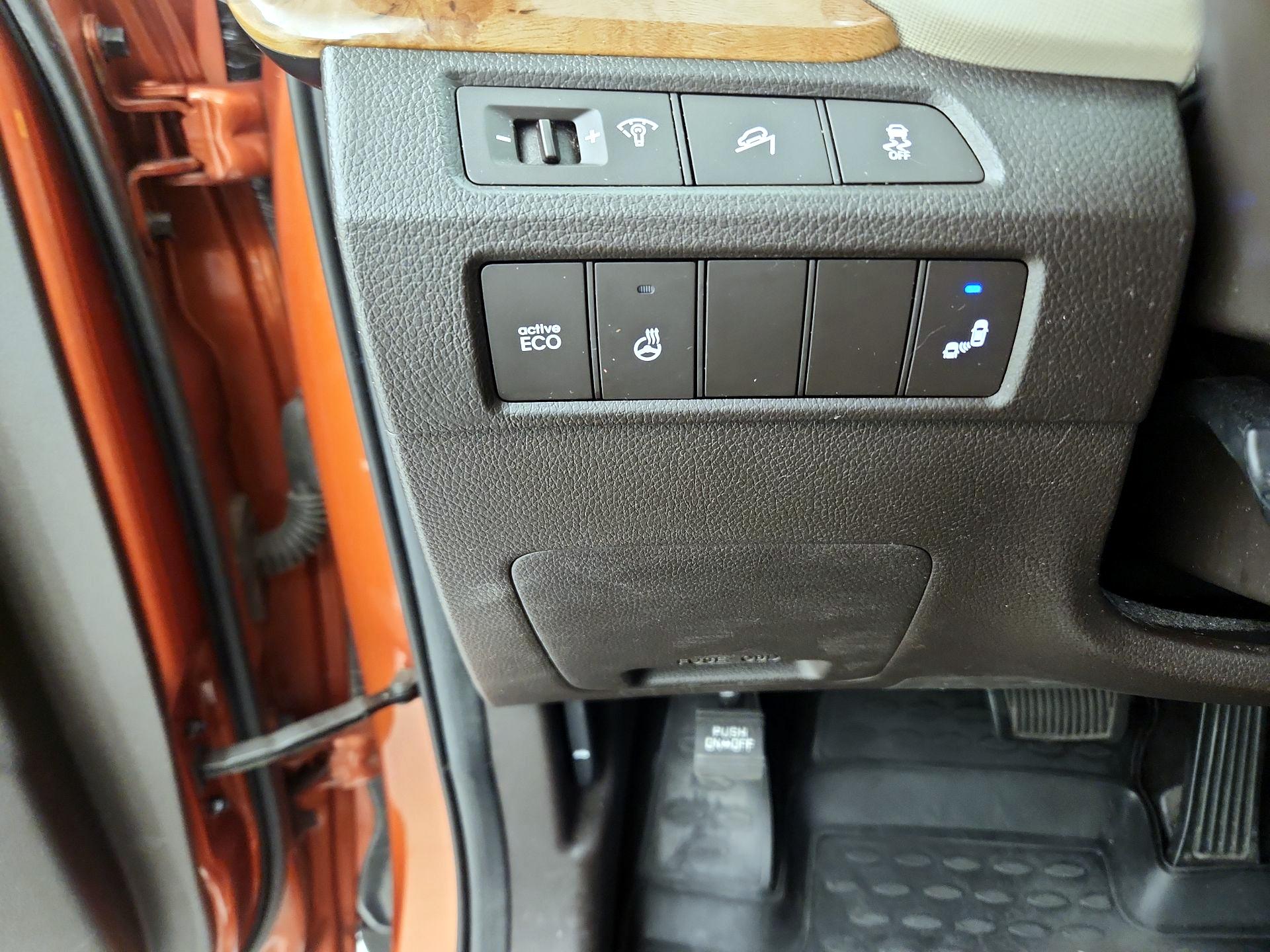 Thumbnail: 2014 Hyundai Santa Fe - 13