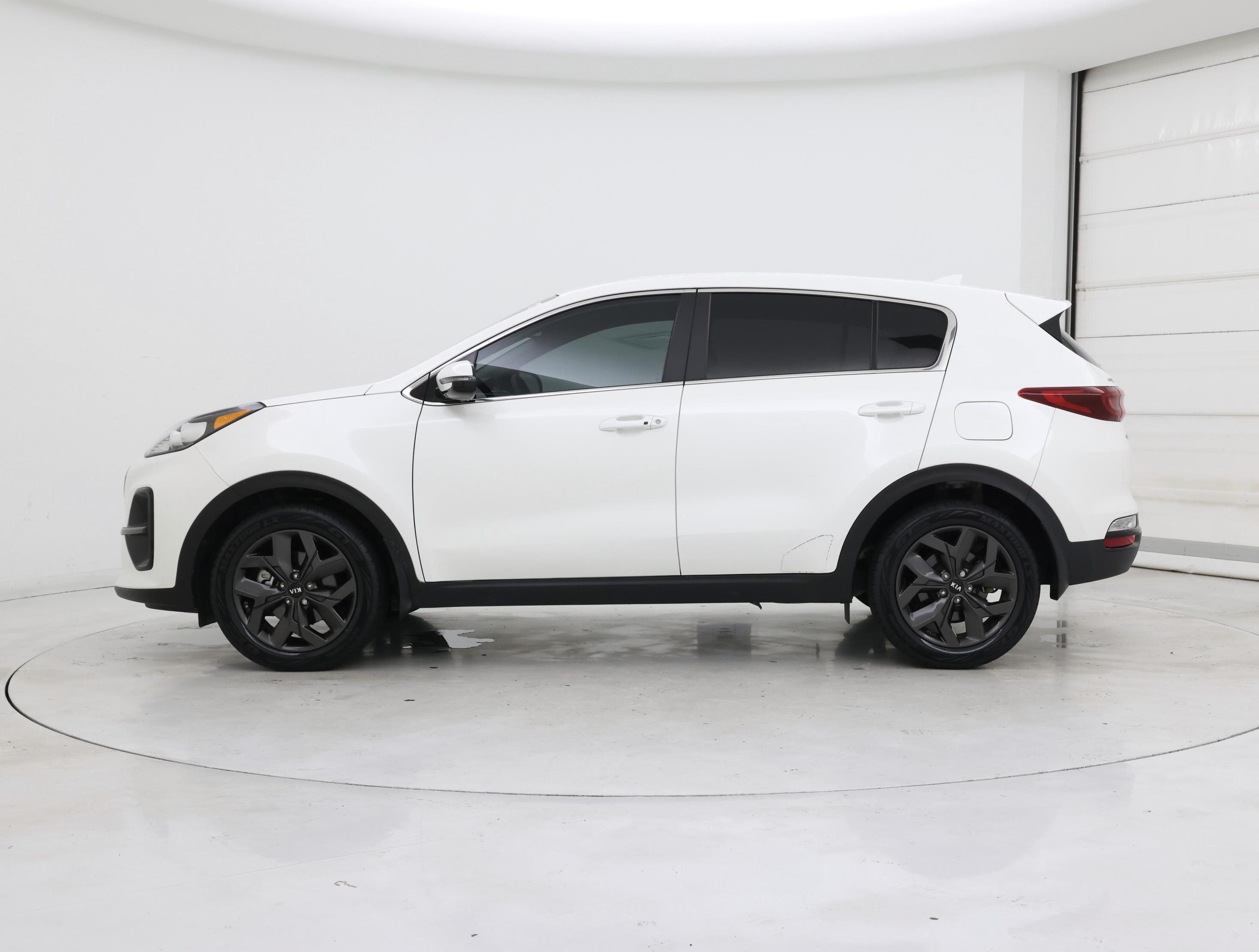 Thumbnail: 2022 Kia Sportage - 3