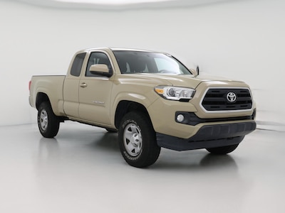 Tan 2017 Toyota Tacoma SR5
