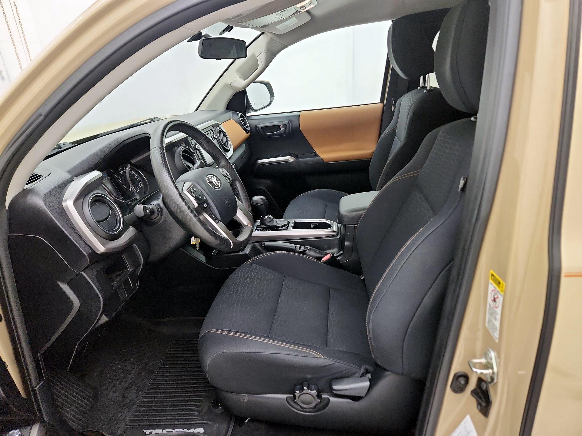 Thumbnail: 2017 Toyota Tacoma - 11