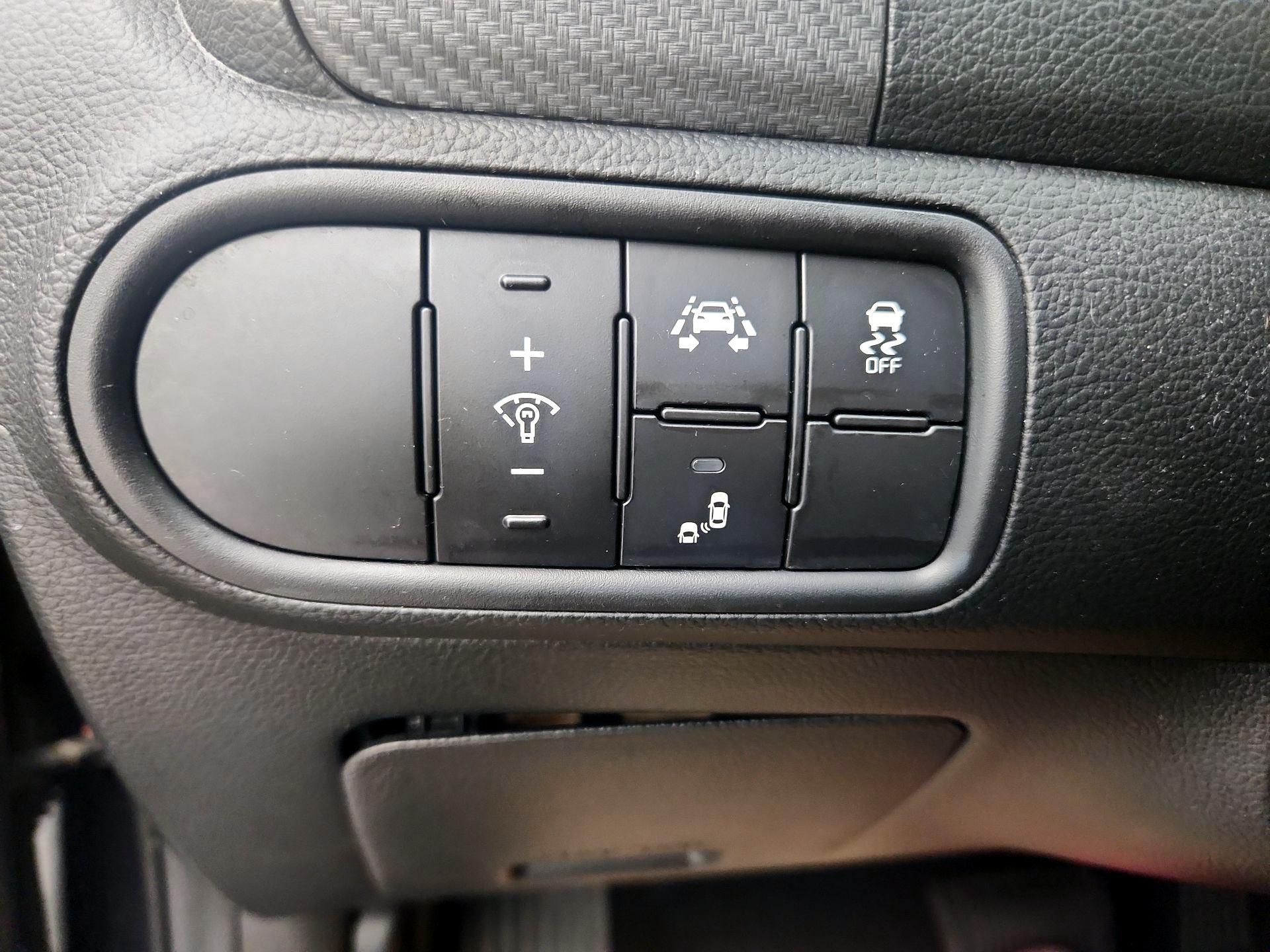 Thumbnail: 2018 Kia Forte - 13