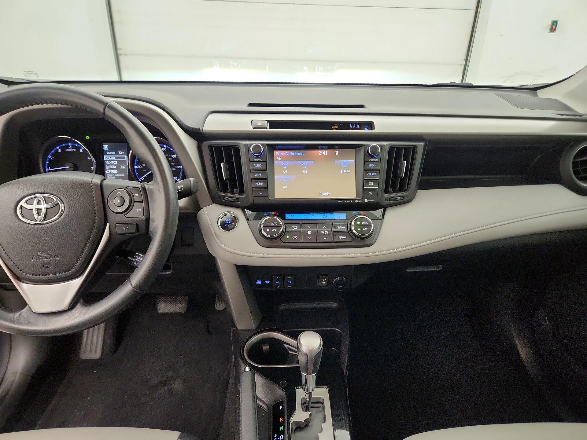 Thumbnail: 2018 Toyota RAV4 - 9