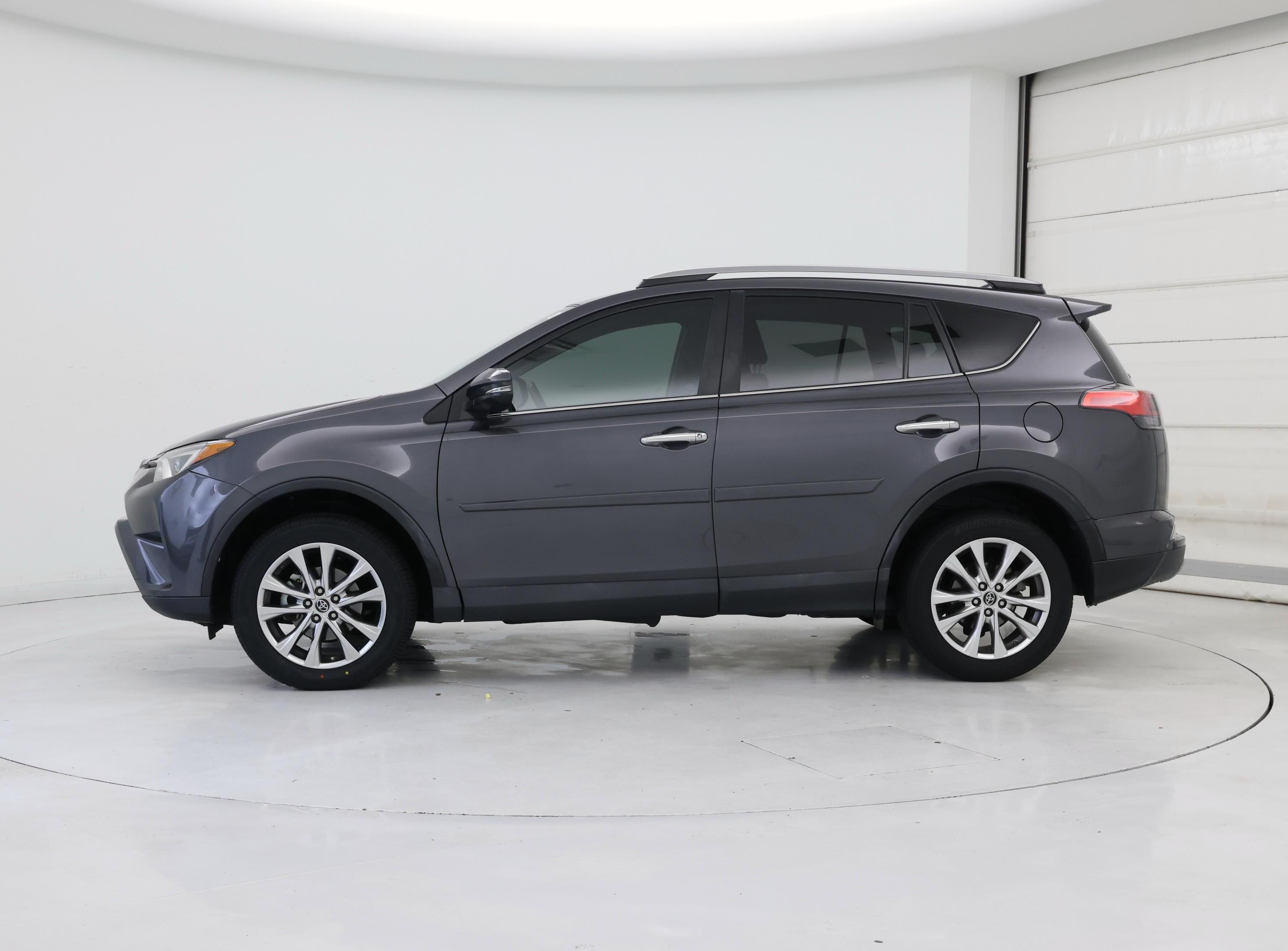 Thumbnail: 2018 Toyota RAV4 - 3