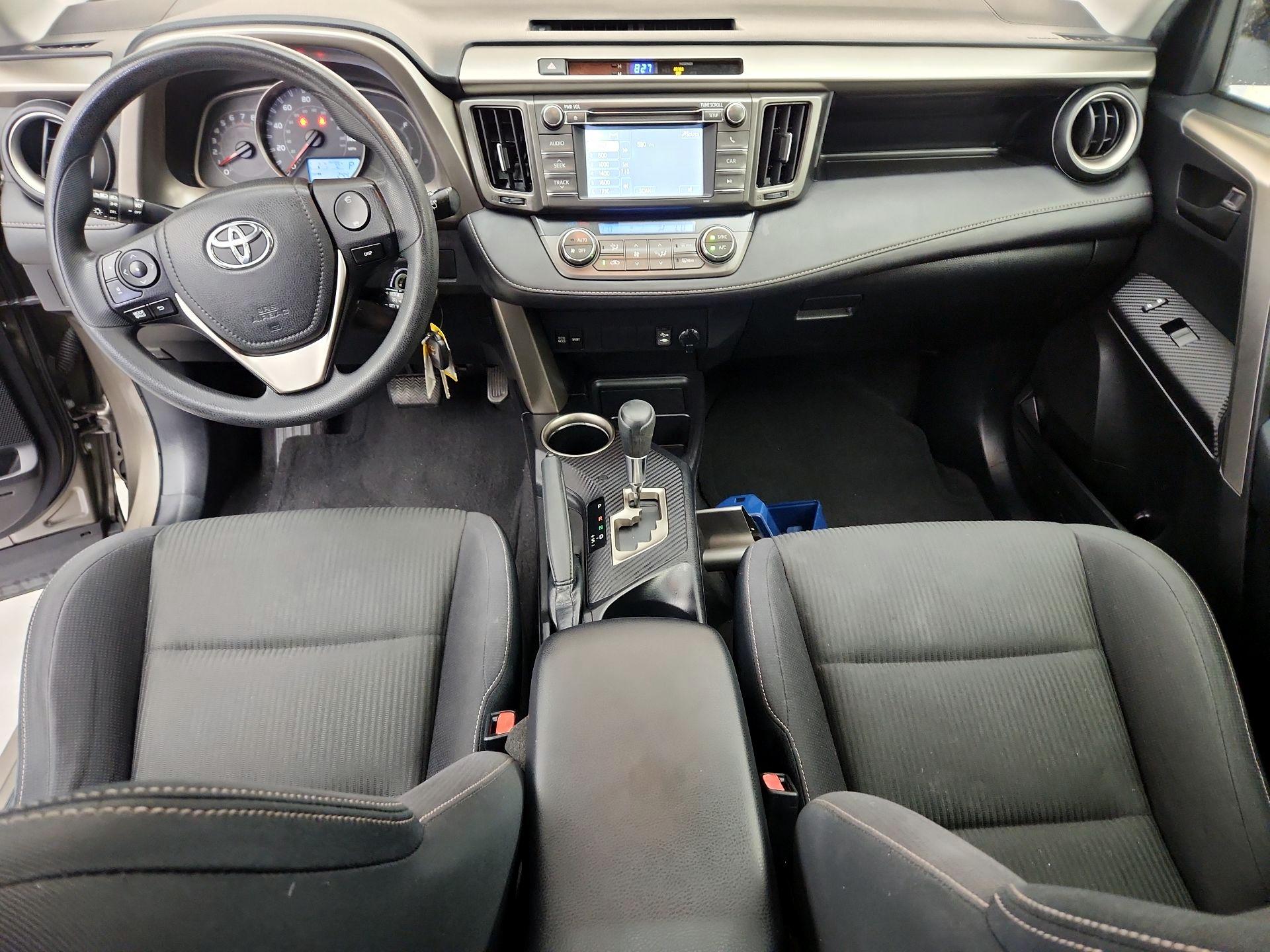 Thumbnail: 2013 Toyota RAV4 - 9