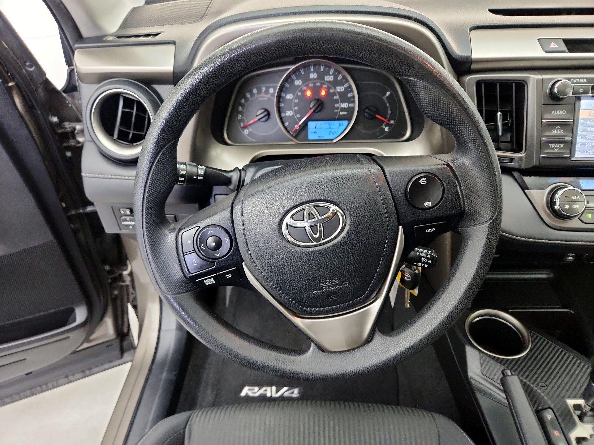 Thumbnail: 2013 Toyota RAV4 - 10