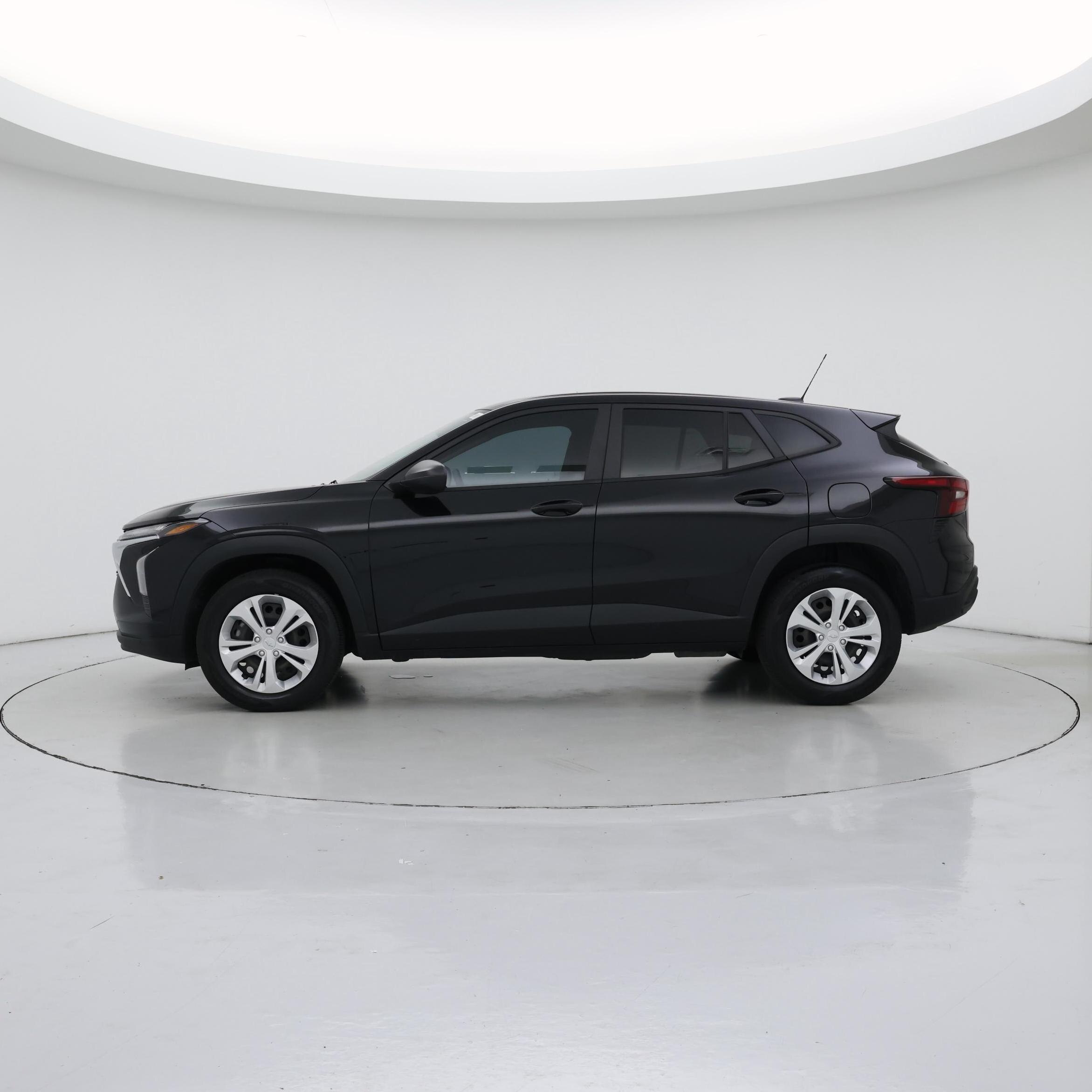 Thumbnail: 2024 Chevrolet Trax - 3