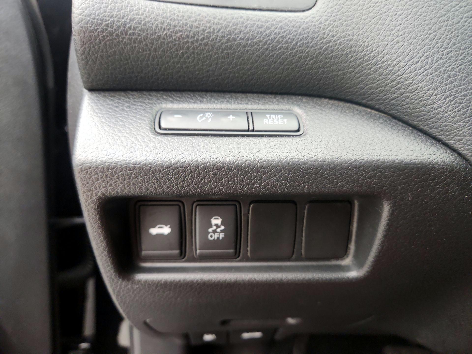 Thumbnail: 2016 Nissan Altima - 13