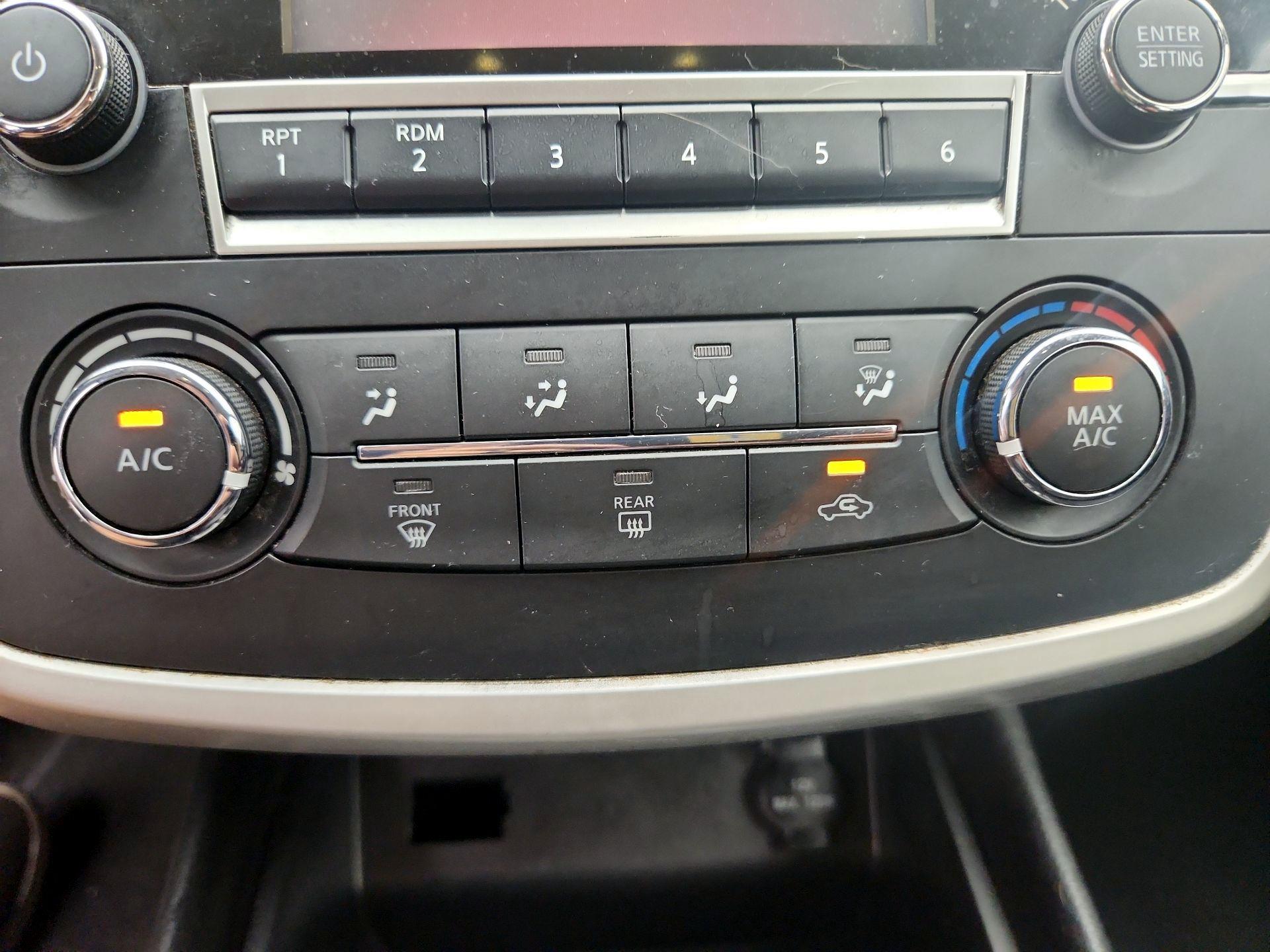 Thumbnail: 2016 Nissan Altima - 16