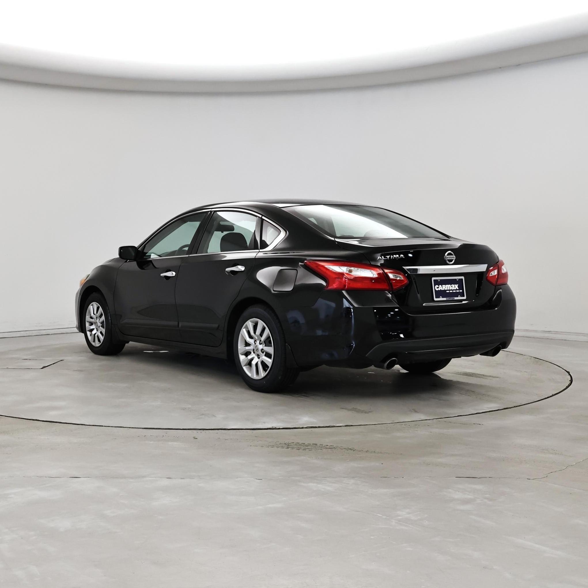 Thumbnail: 2016 Nissan Altima - 2