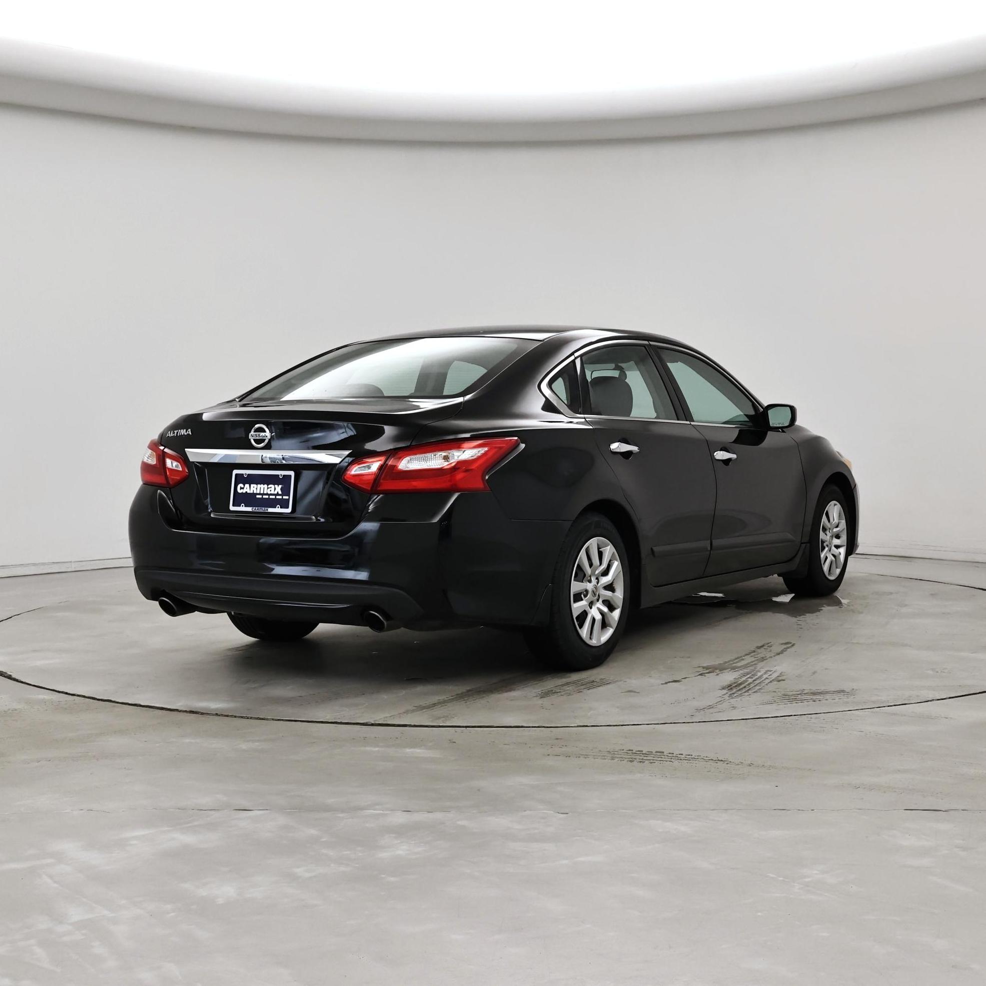Thumbnail: 2016 Nissan Altima - 8