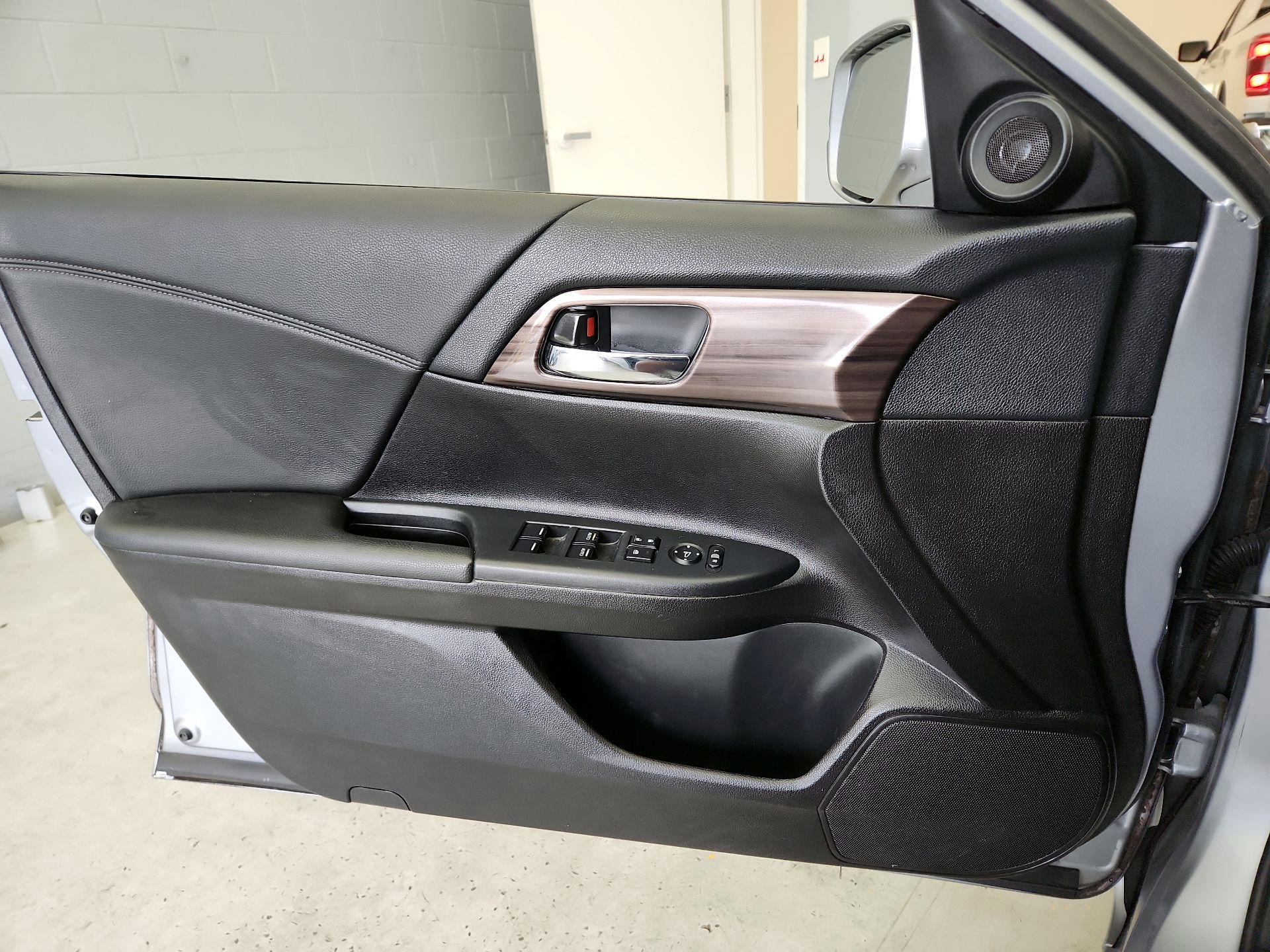 Thumbnail: 2017 Honda Accord - 12