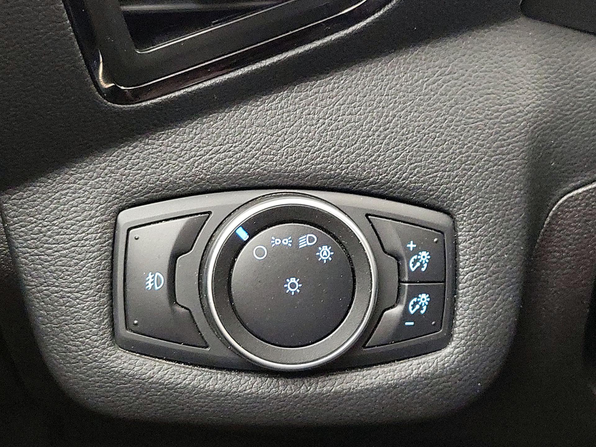 Thumbnail: 2015 Ford Escape - 13