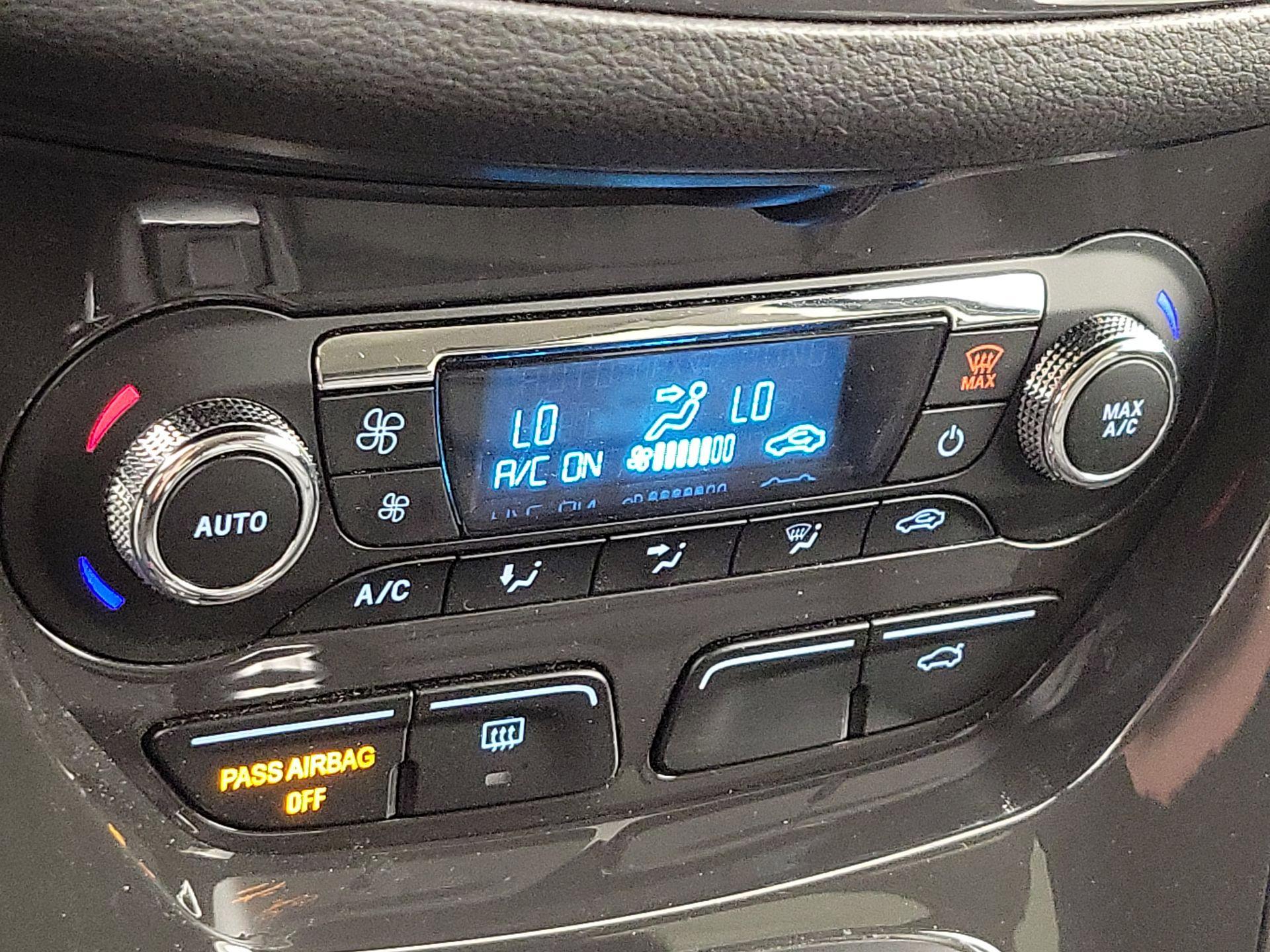 Thumbnail: 2015 Ford Escape - 17