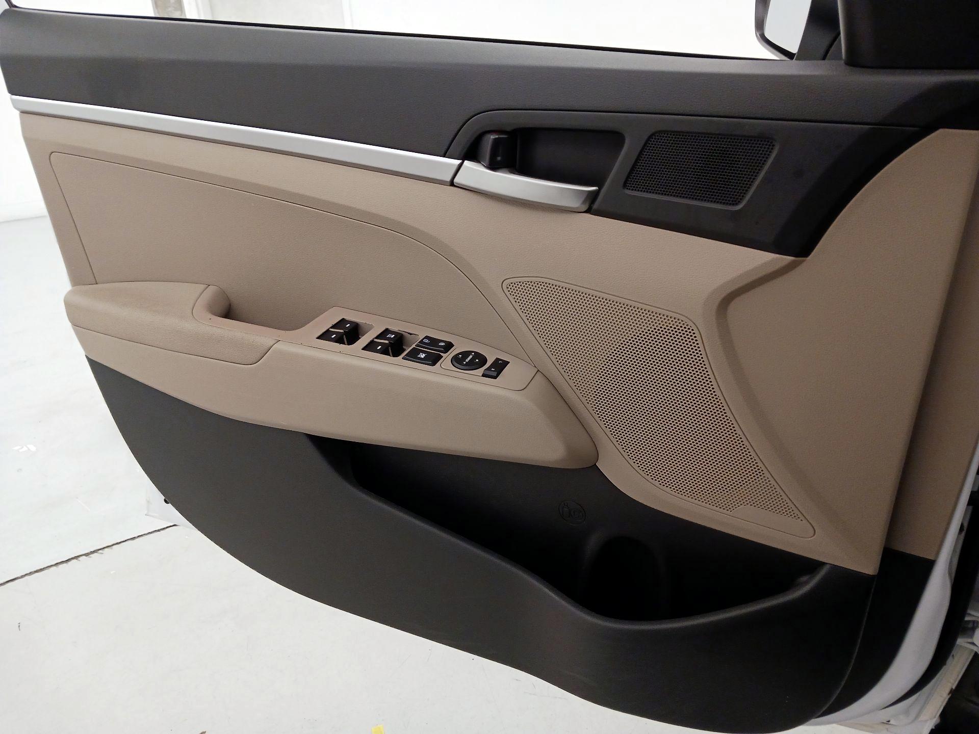 Thumbnail: 2019 Hyundai Elantra - 12