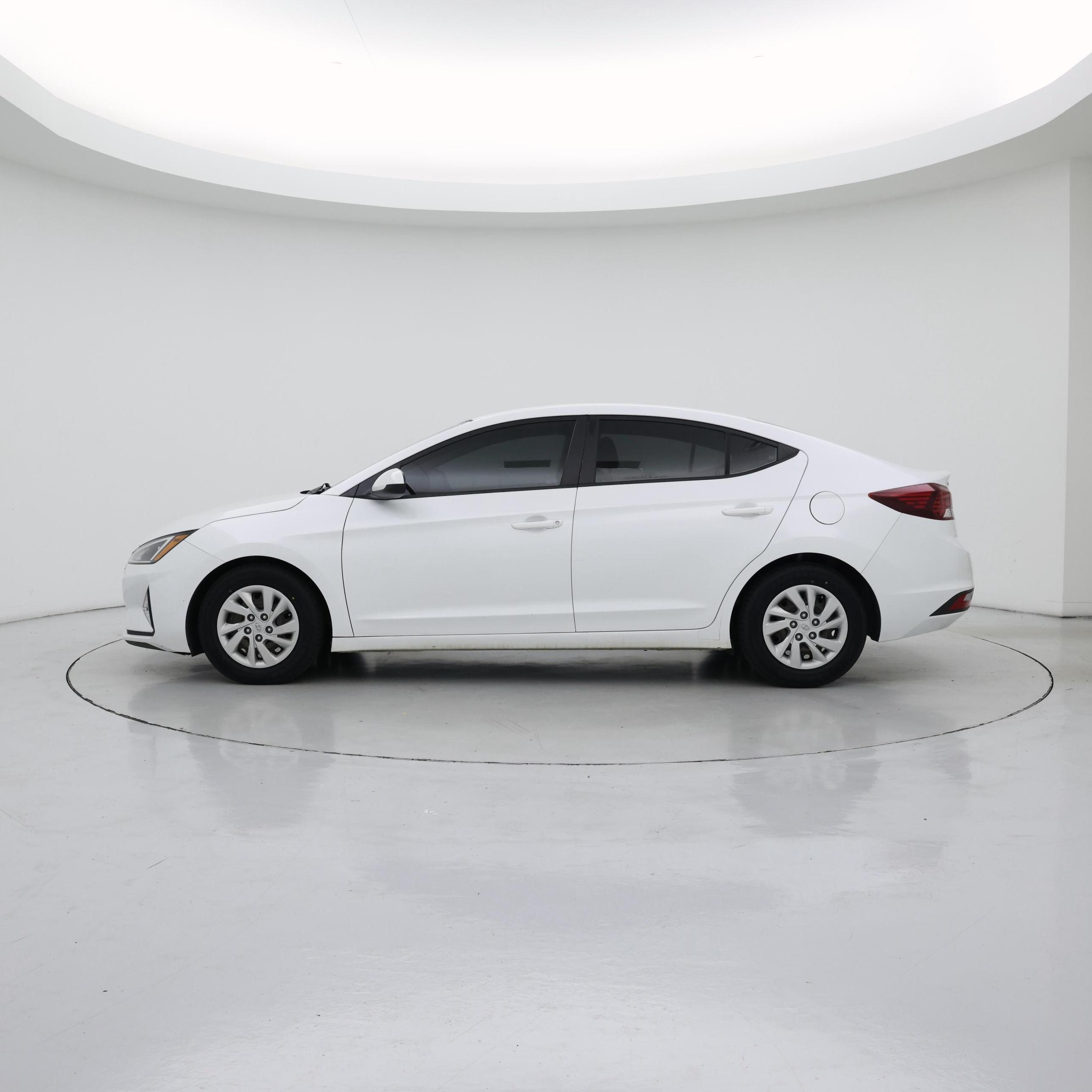 Thumbnail: 2019 Hyundai Elantra - 3