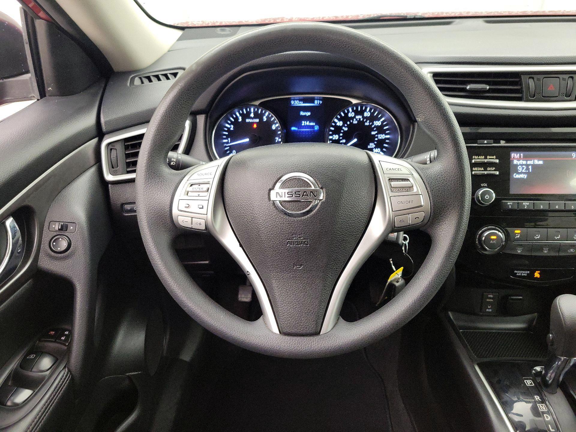 Thumbnail: 2015 Nissan Rogue - 10