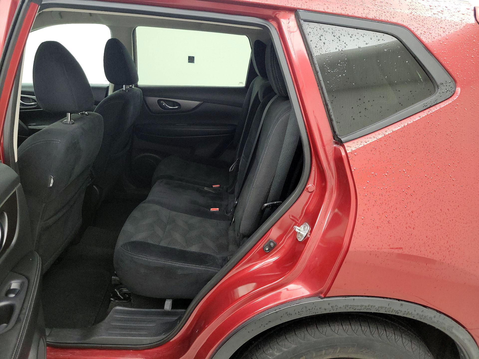 Thumbnail: 2015 Nissan Rogue - 19