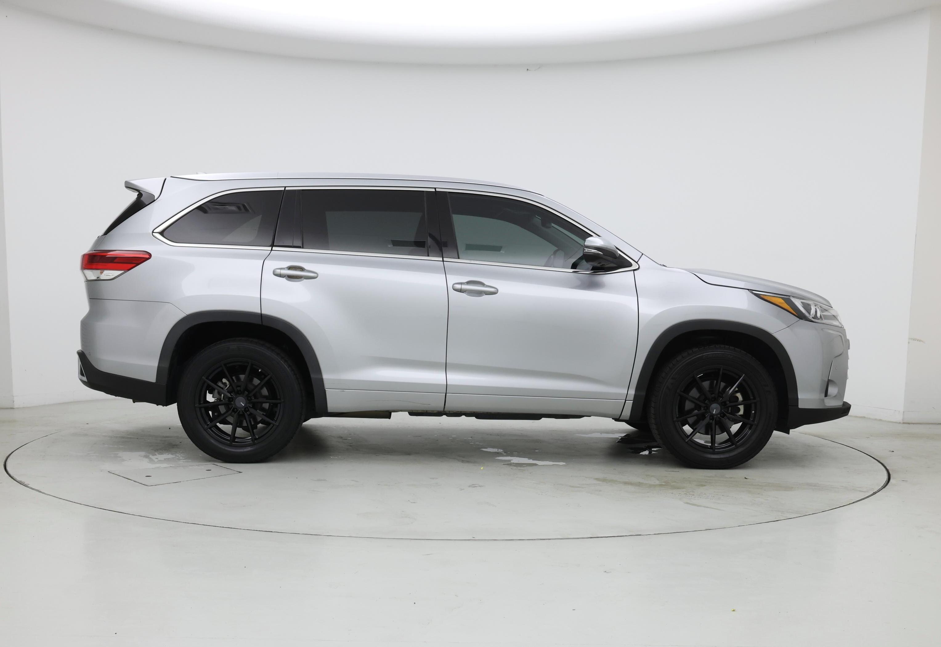 Thumbnail: 2018 Toyota Highlander - 7