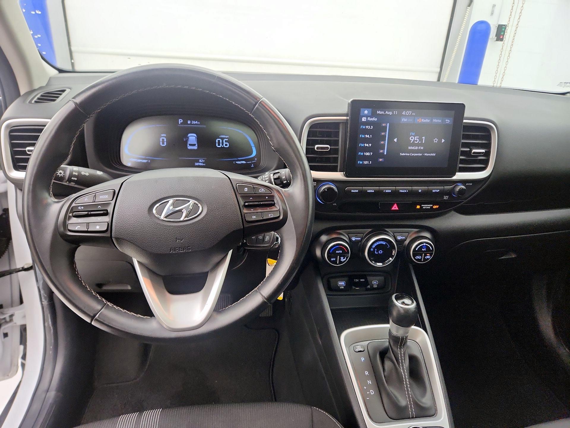 Thumbnail: 2023 Hyundai Venue - 9