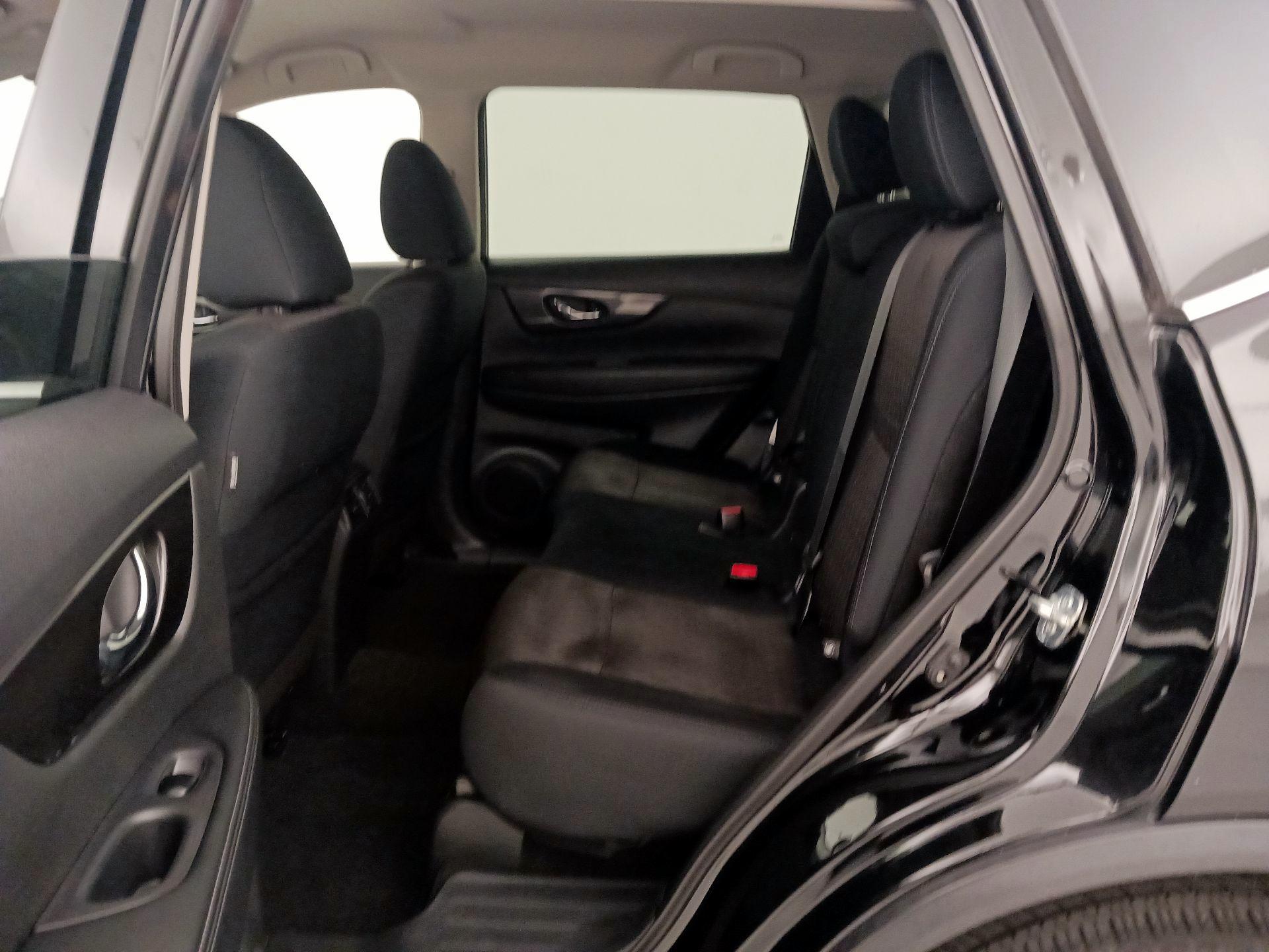 Thumbnail: 2019 Nissan Rogue - 19