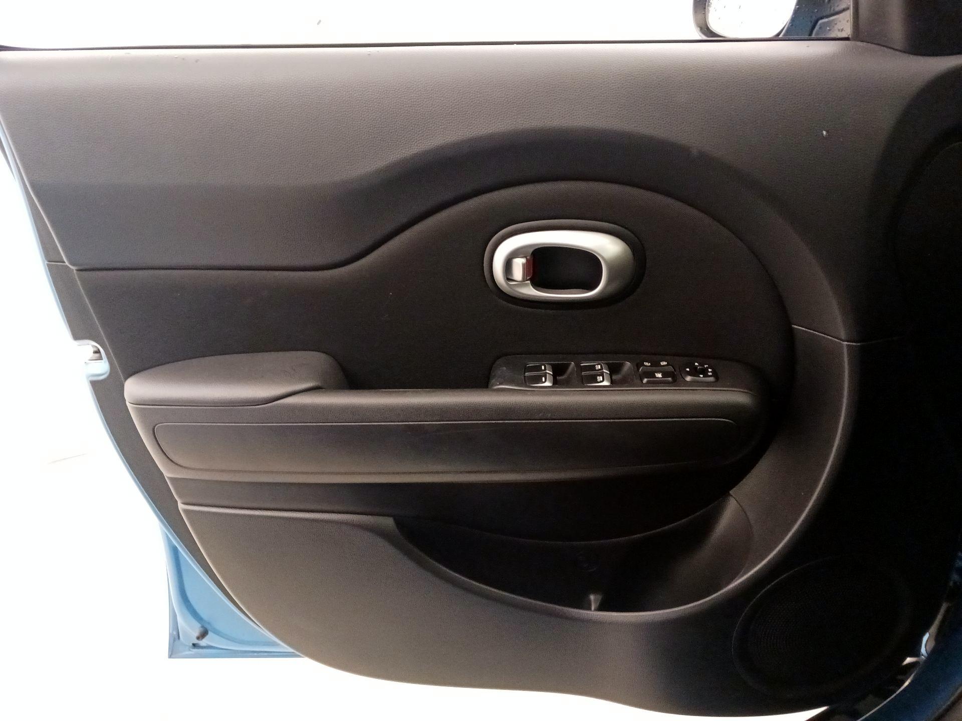 Thumbnail: 2019 Kia Soul - 12