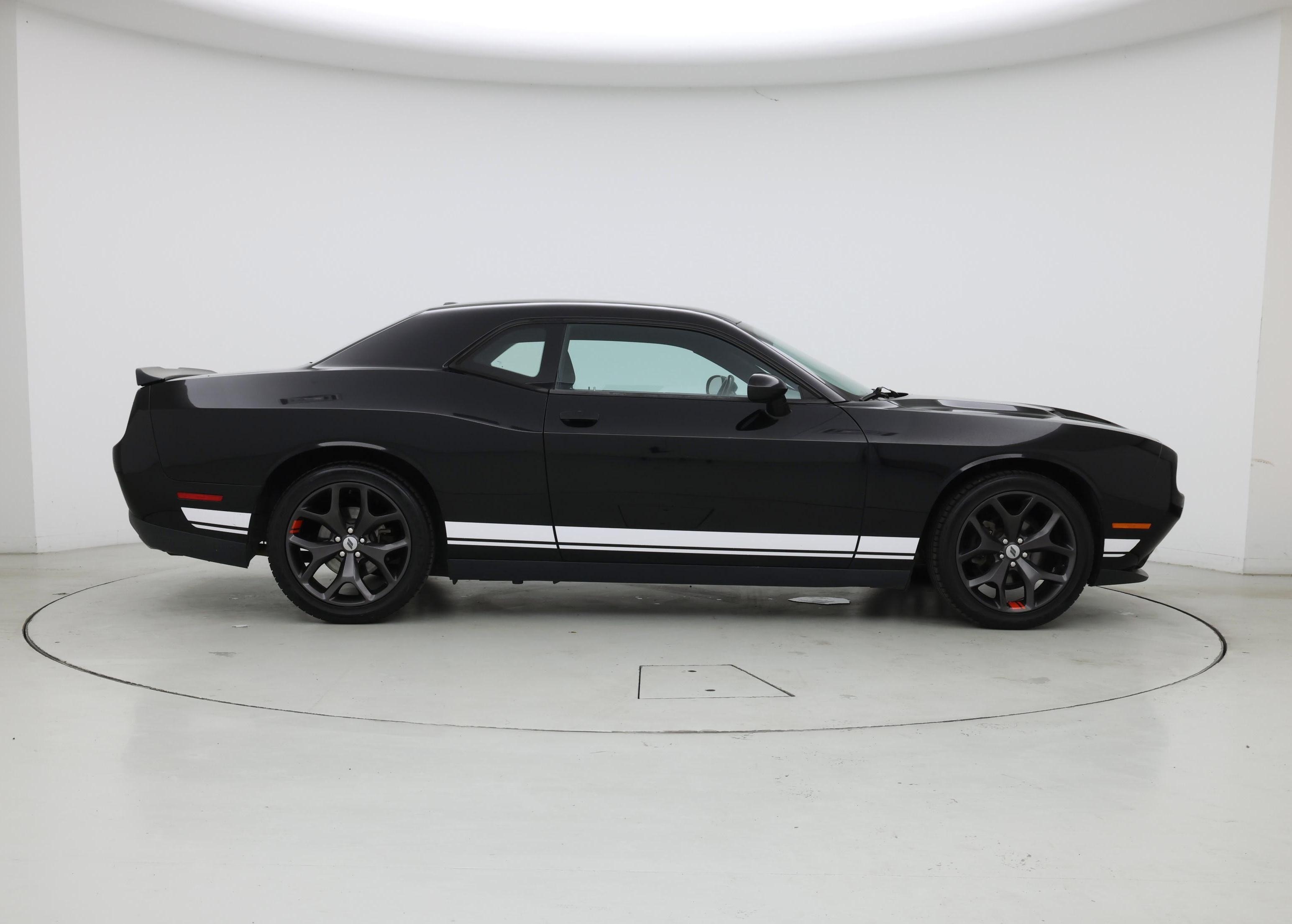 Thumbnail: 2017 Dodge Challenger - 7