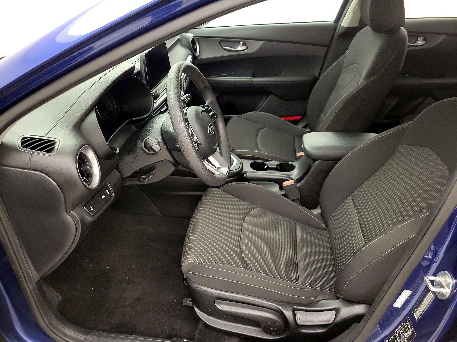 Thumbnail: 2020 Kia Forte - 11