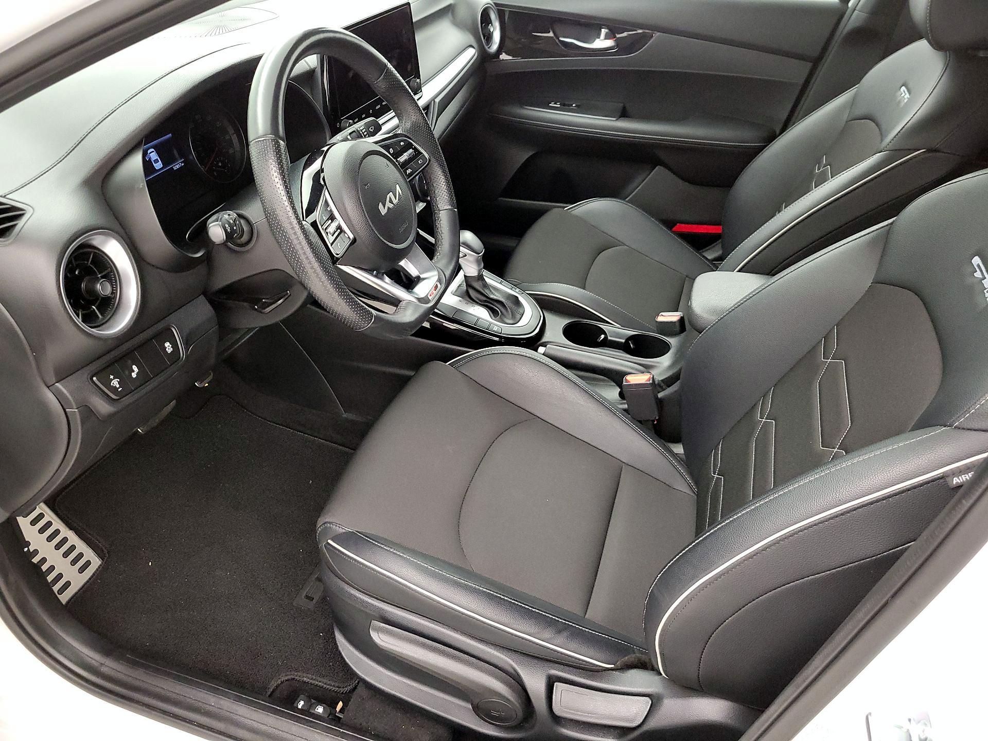 Thumbnail: 2023 Kia Forte - 11