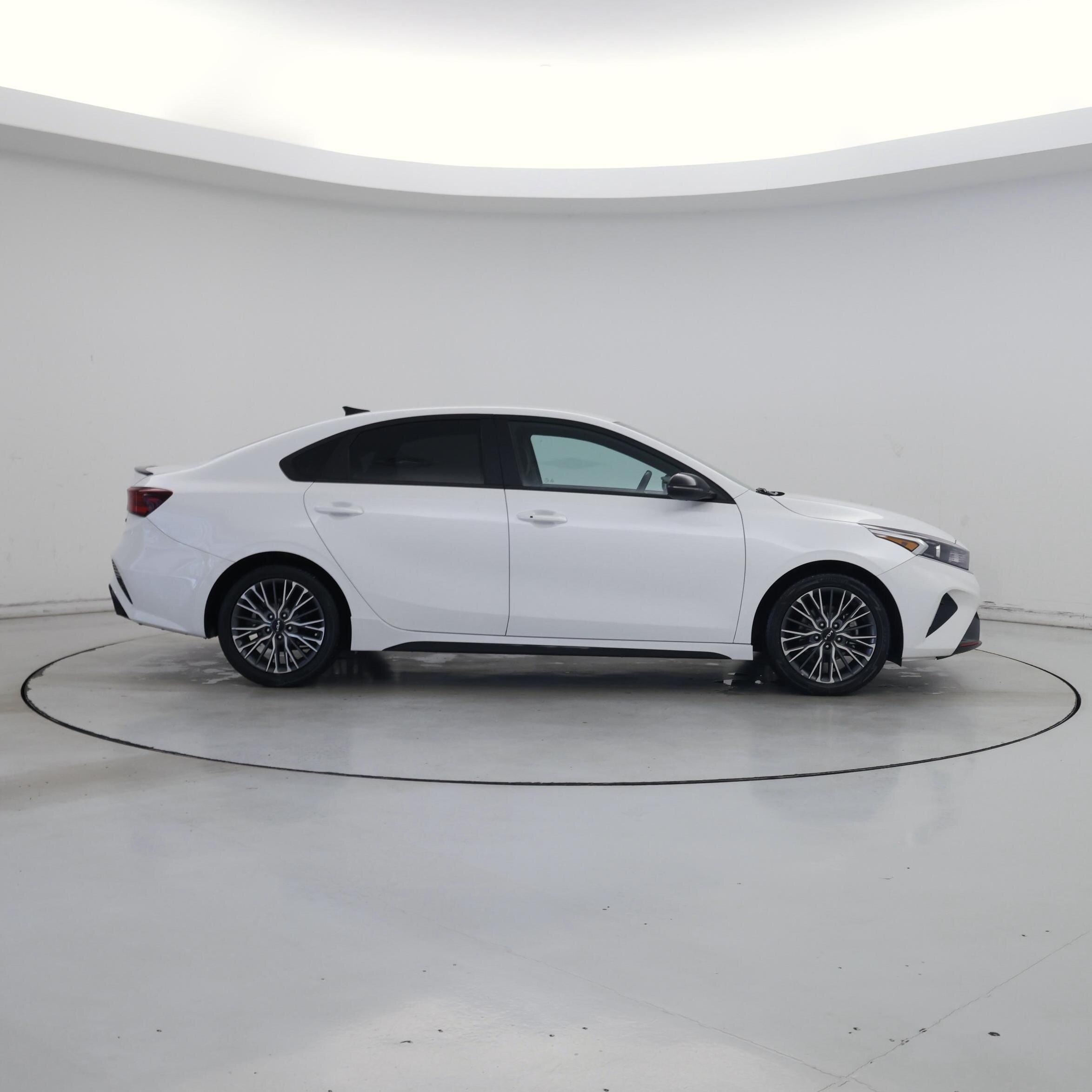Thumbnail: 2023 Kia Forte - 7