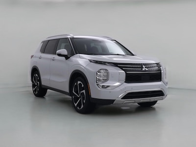 White 2022 Mitsubishi Outlander SE