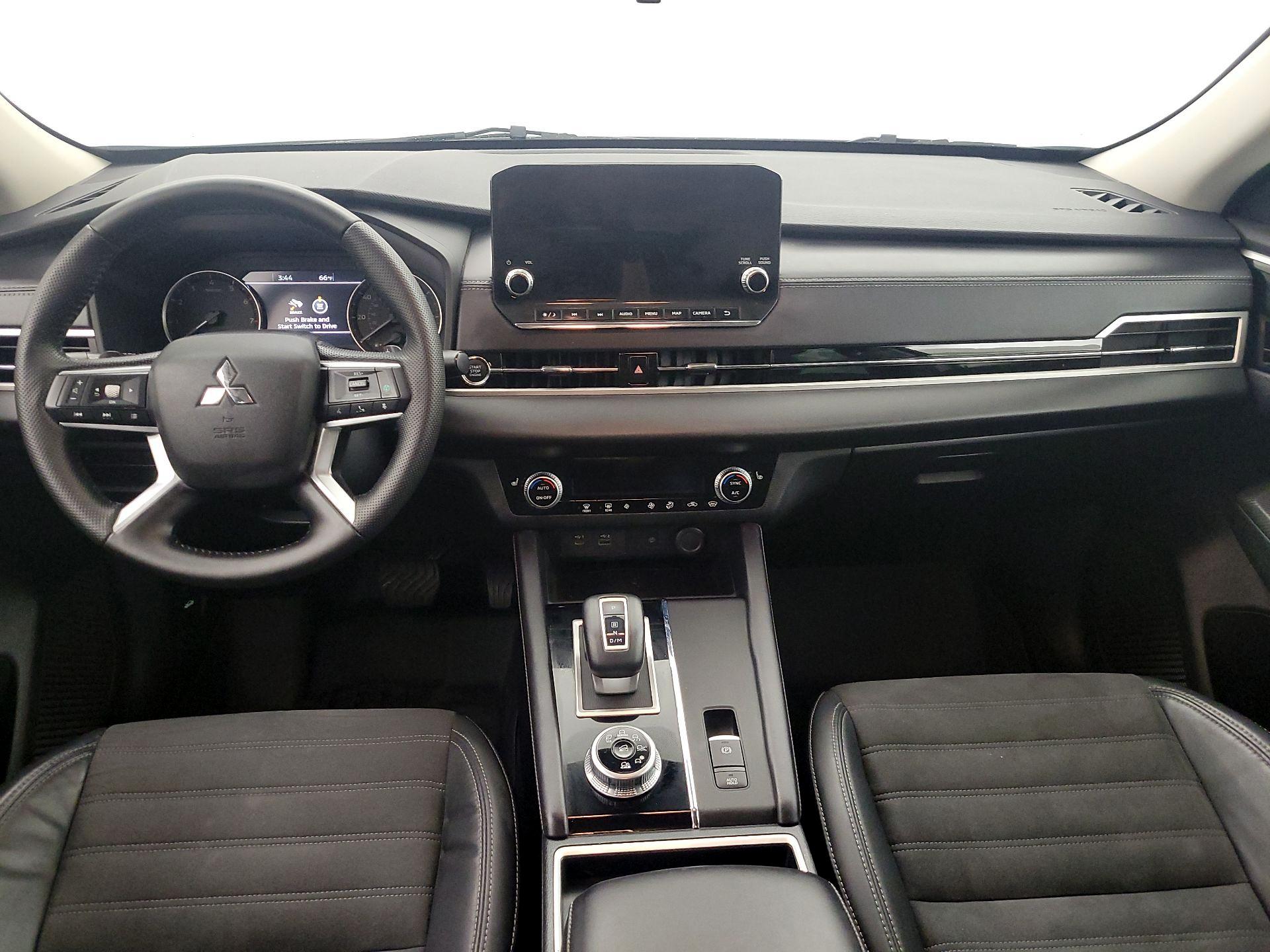 Thumbnail: 2022 Mitsubishi Outlander - 9