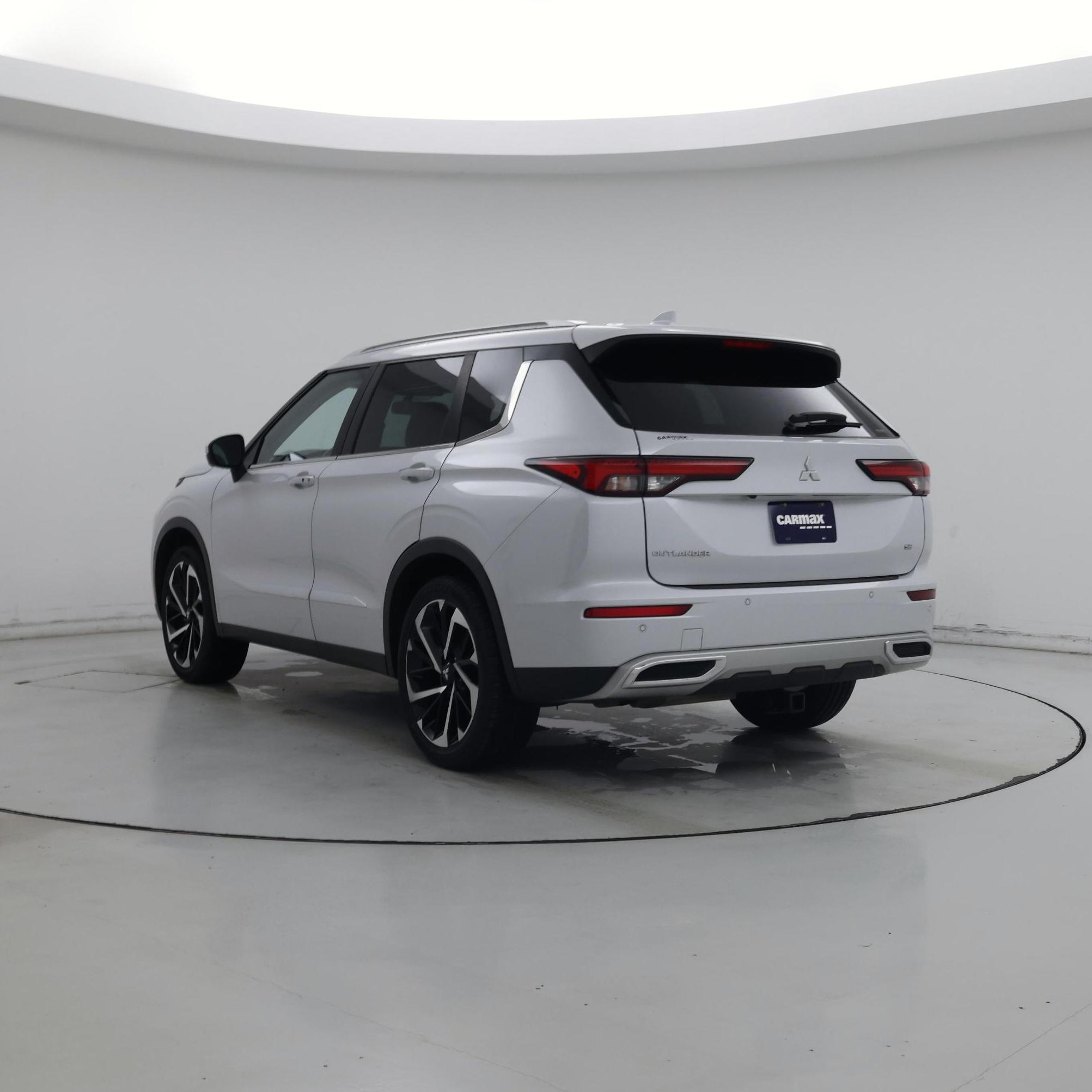 Thumbnail: 2022 Mitsubishi Outlander - 2